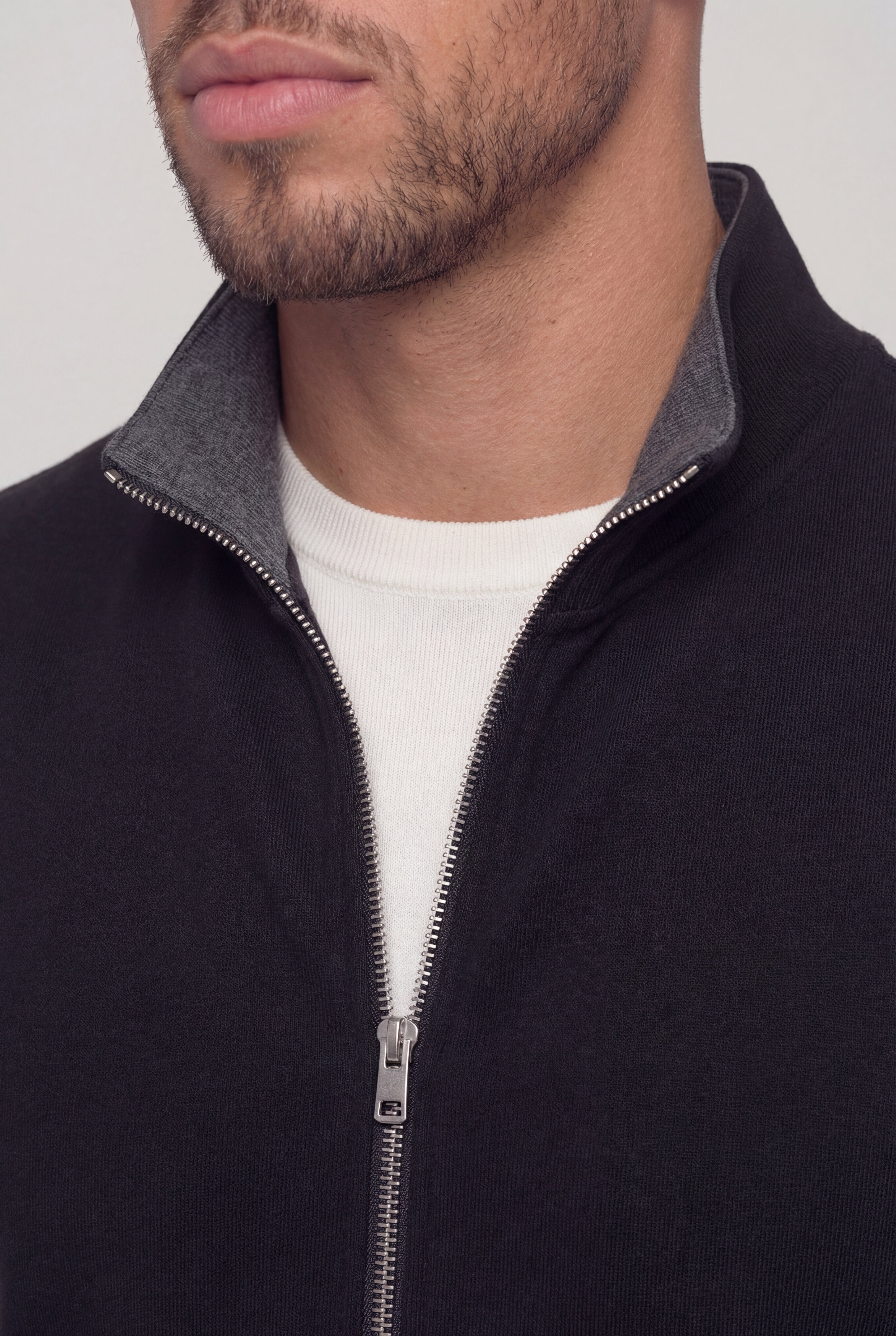 ARVETTO ZIP VEST – BLACK