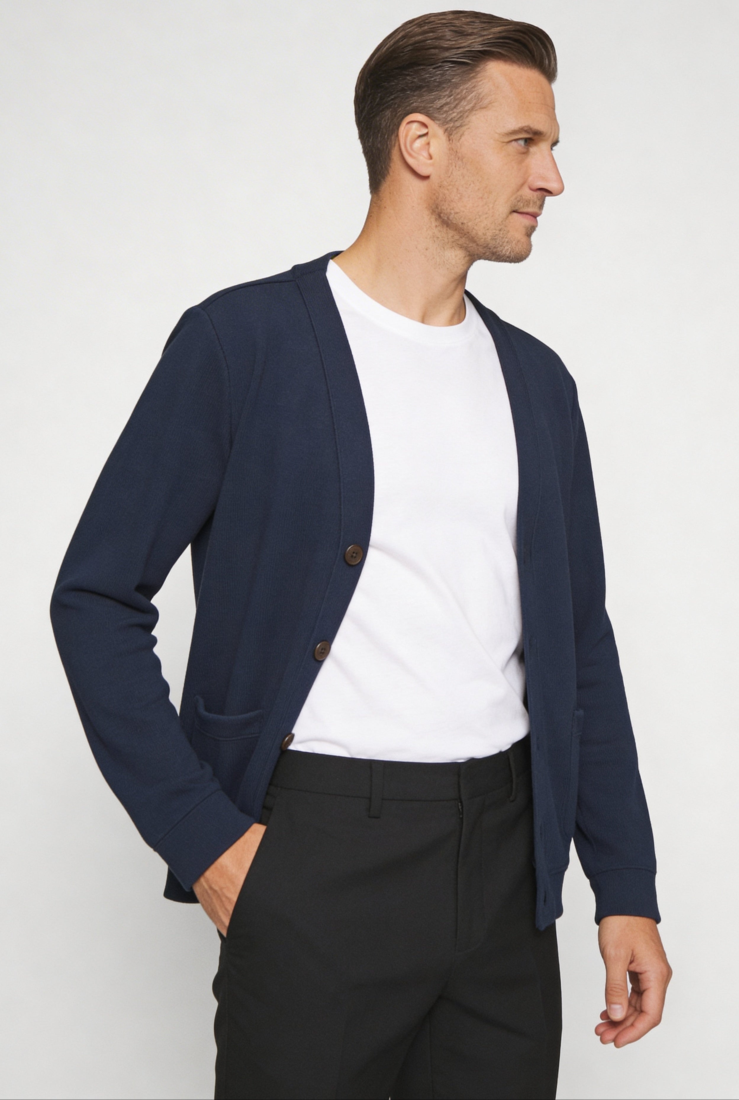 BREVAN V-NECK KNIT CARDIGAN – NAVY