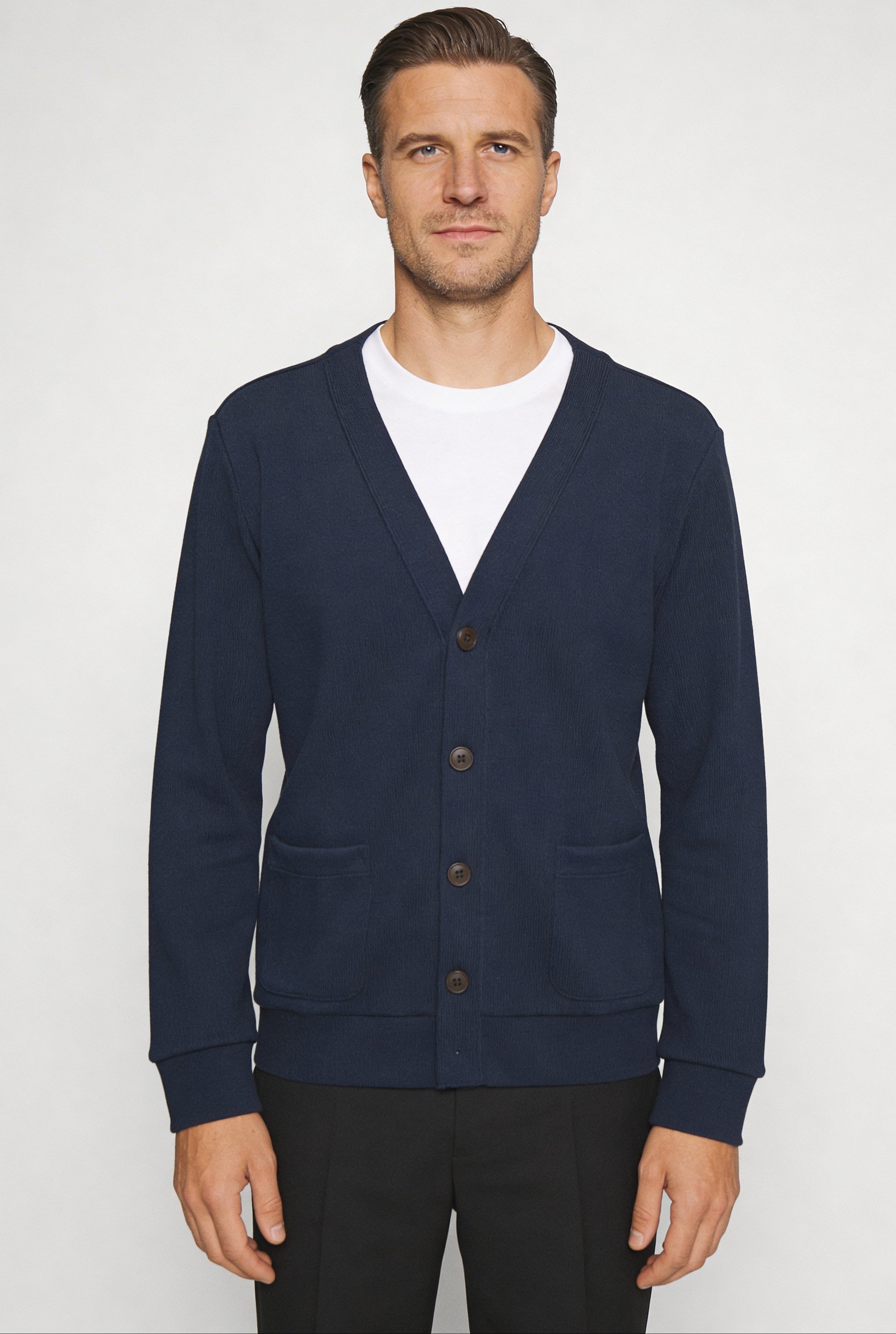 BREVAN V-NECK KNIT CARDIGAN – NAVY