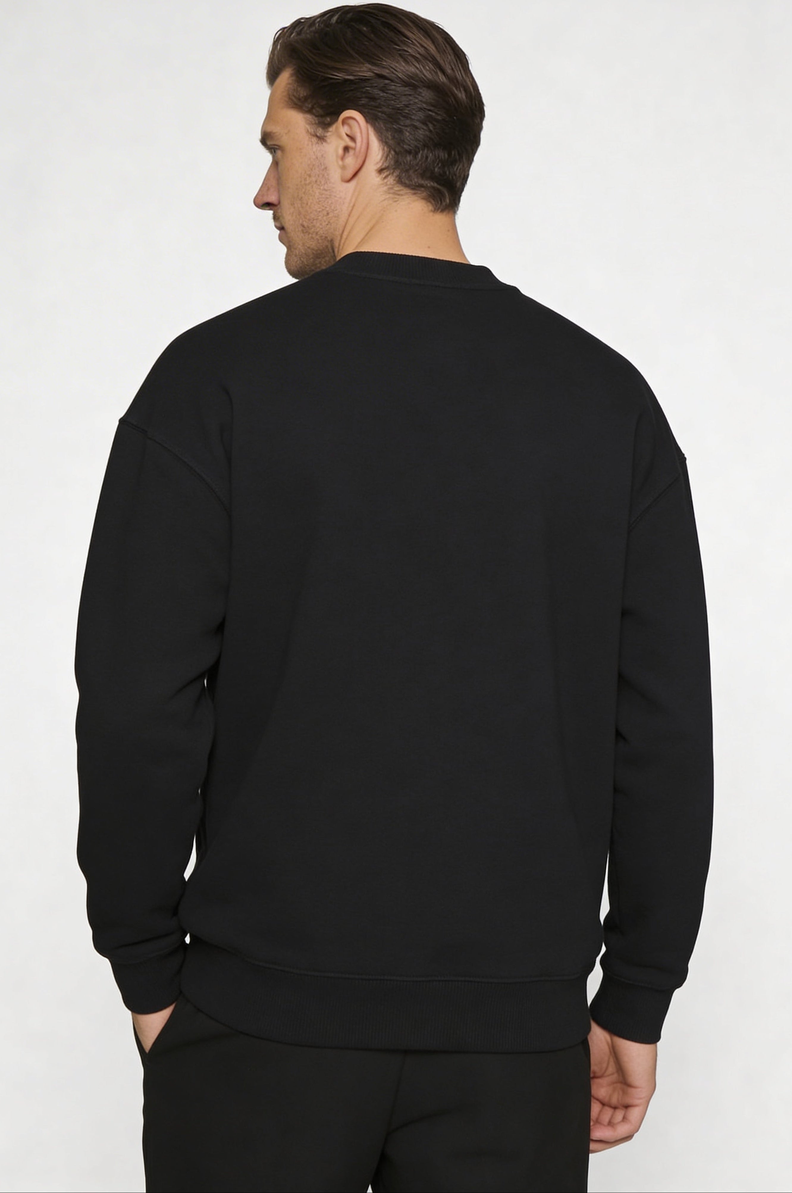 CALDERON CLASSIC SWEATER – BLACK