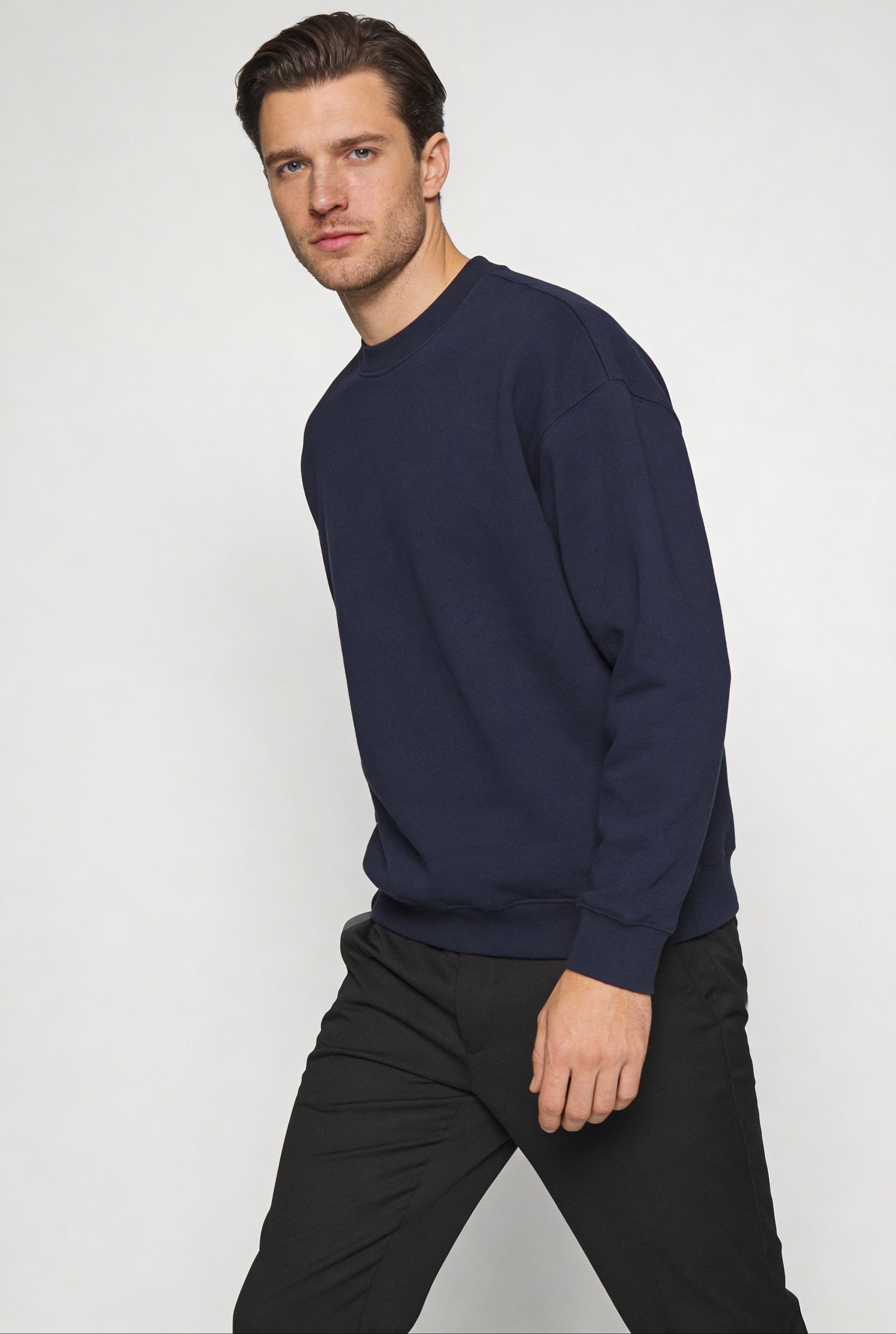 CALDERON CLASSIC SWEATER – NAVY