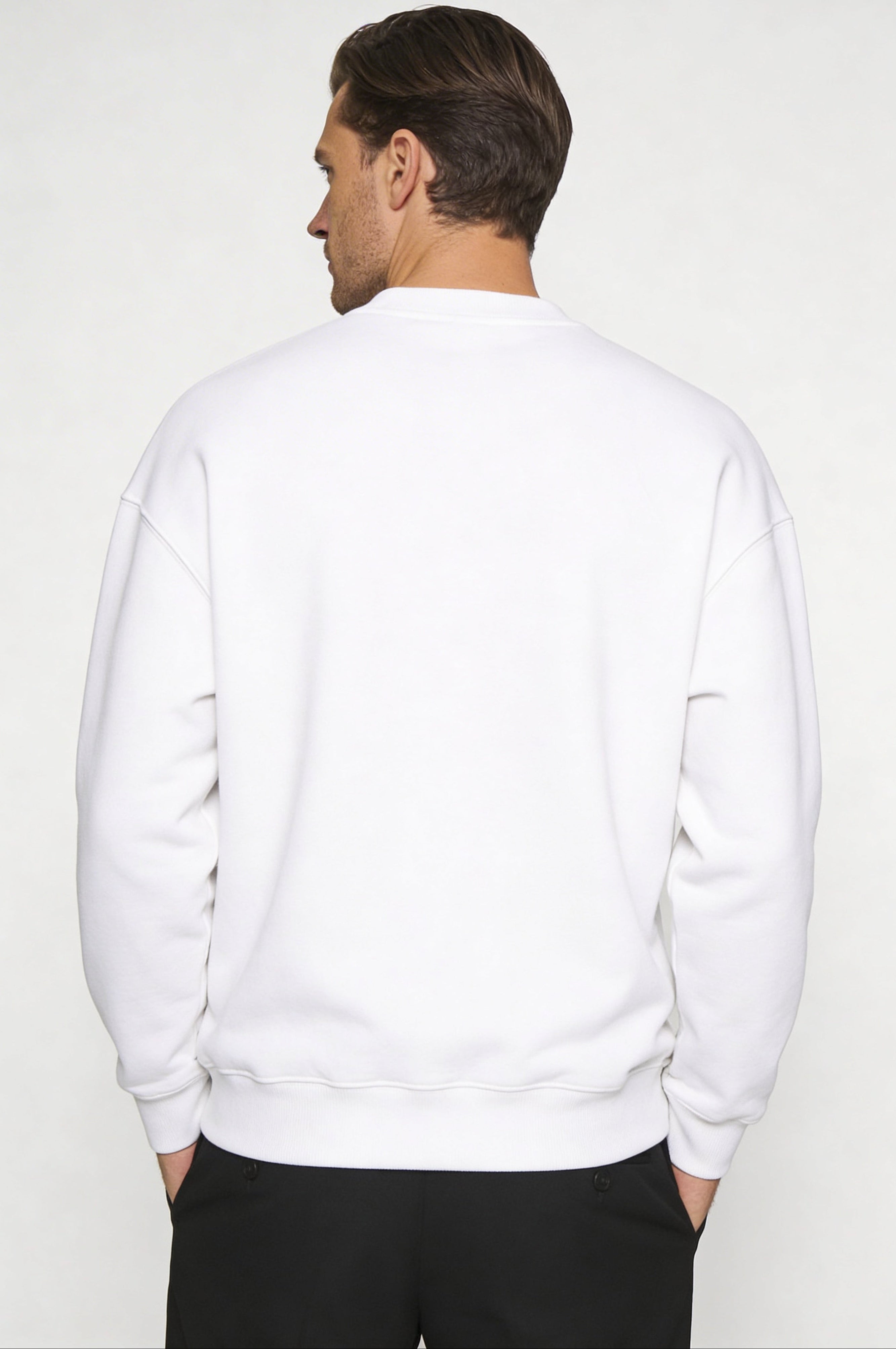 CALDERON CLASSIC SWEATER – WHITE