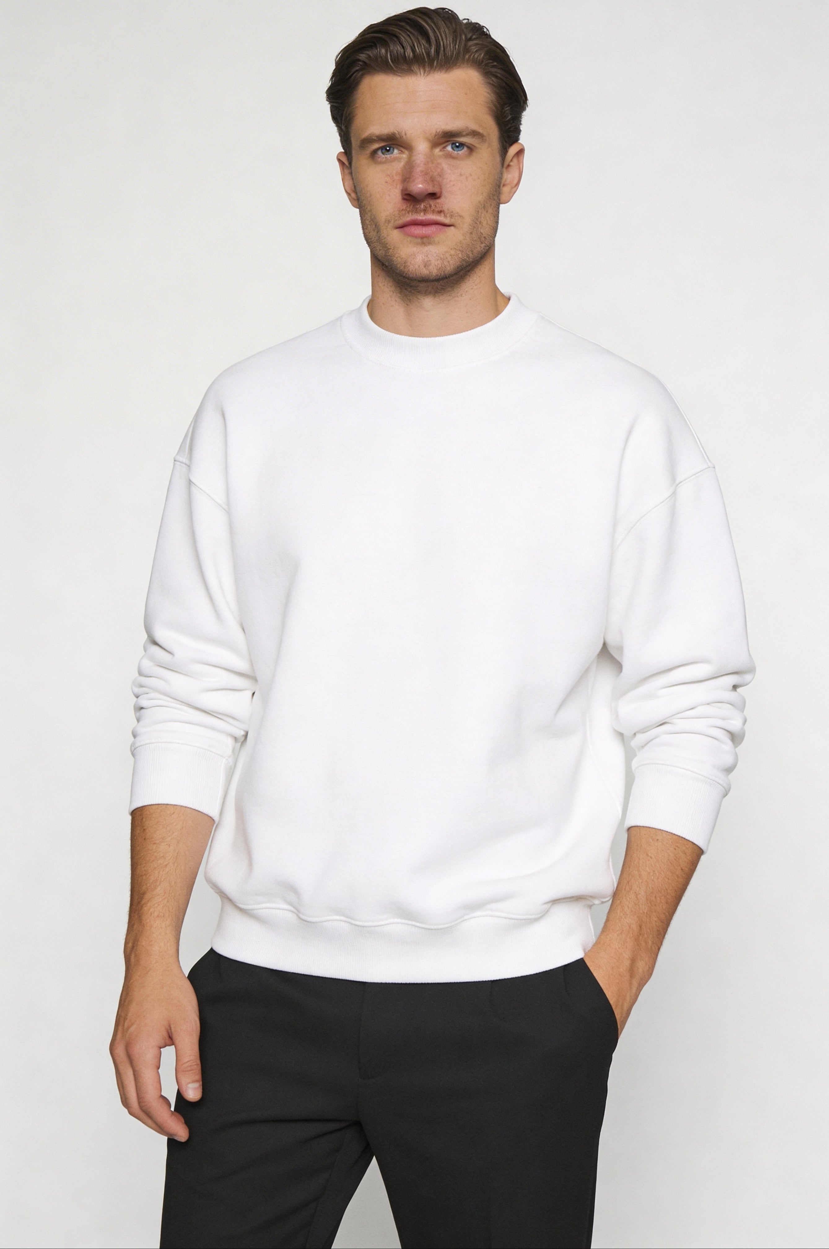 CALDERON CLASSIC SWEATER – WHITE