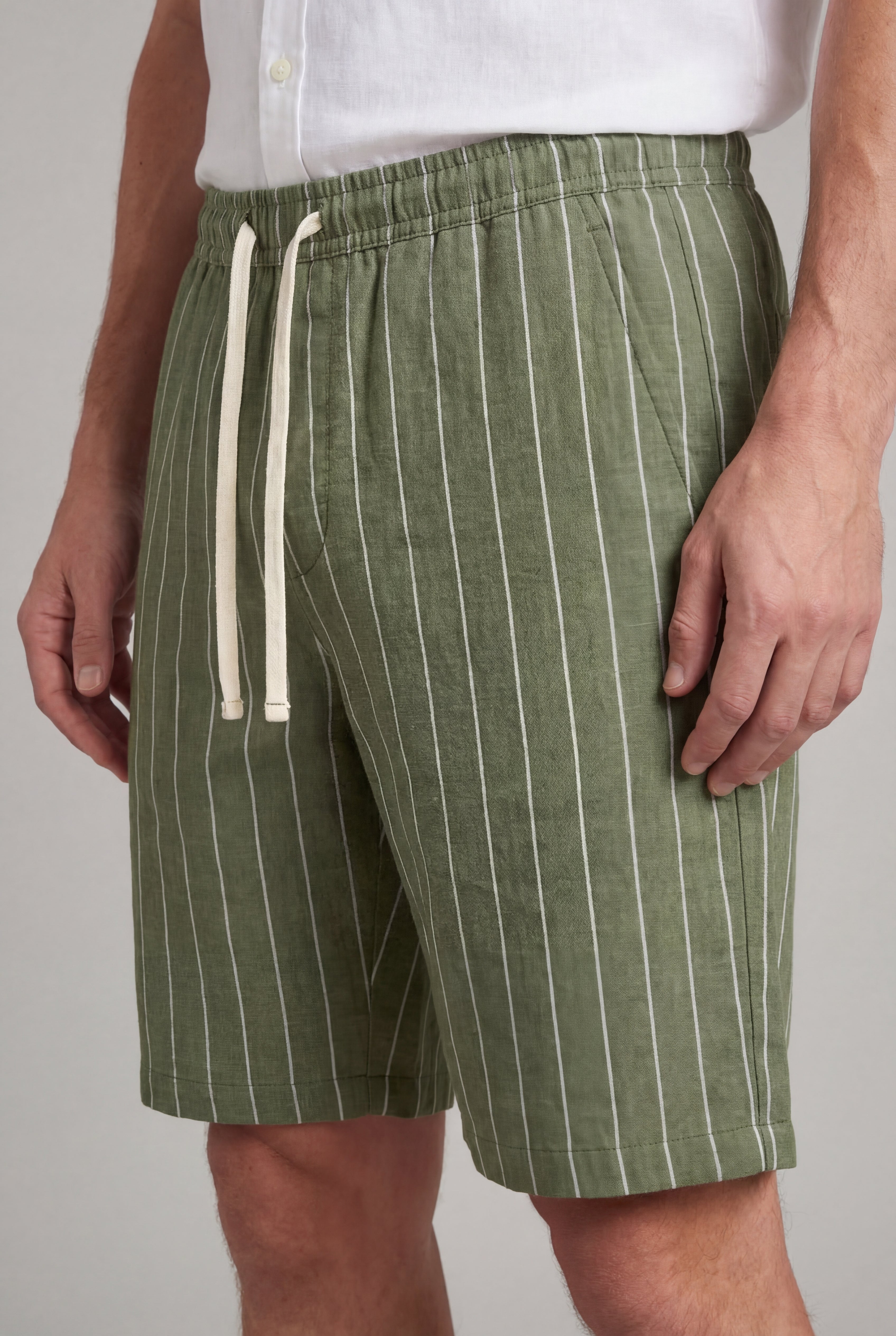 CALVAREL STRIPED LINEN SHORTS – GREEN