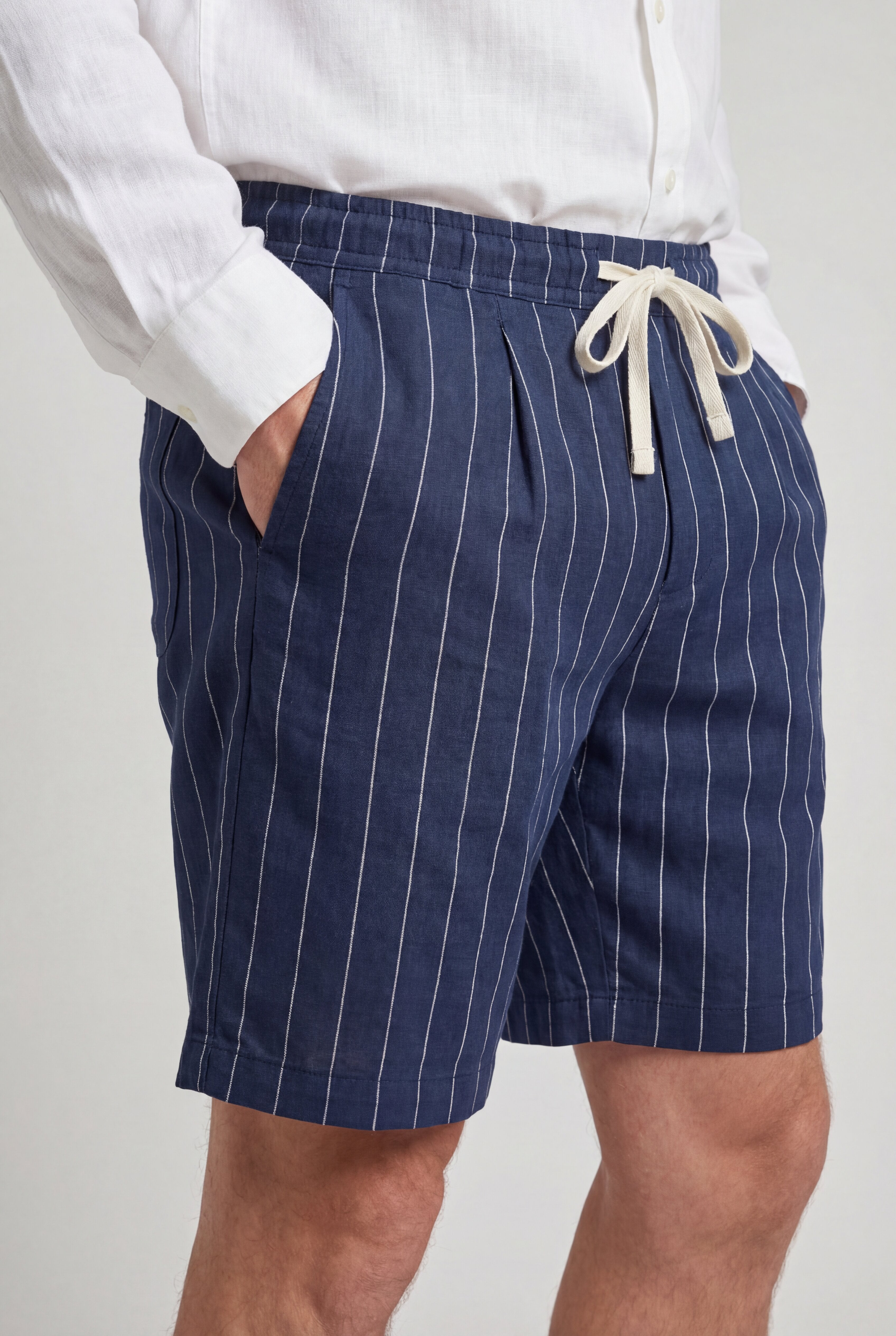 CALVAREL STRIPED LINEN SHORTS – NAVY