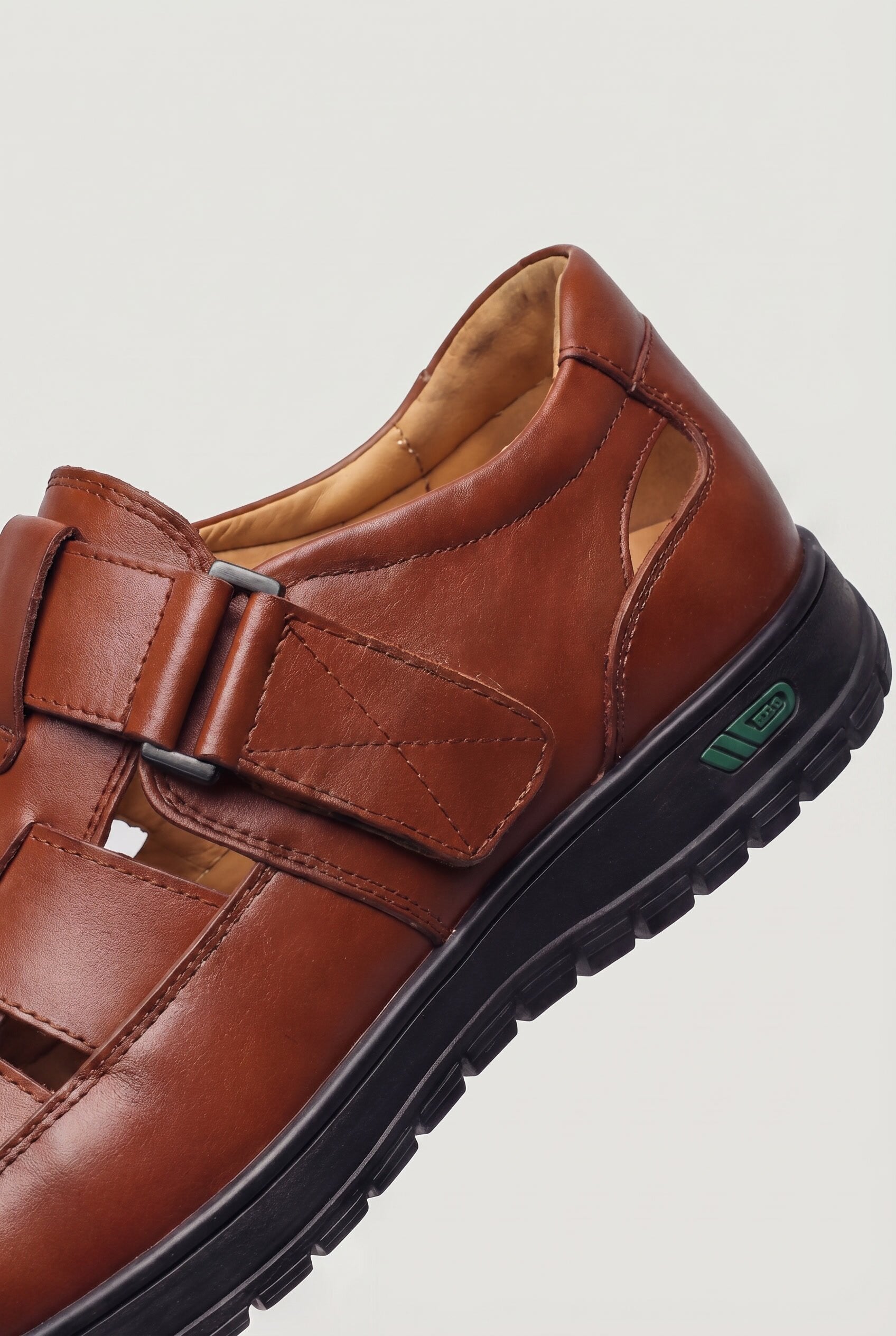 CASUAL BUSINESS SANDALS - BROWN