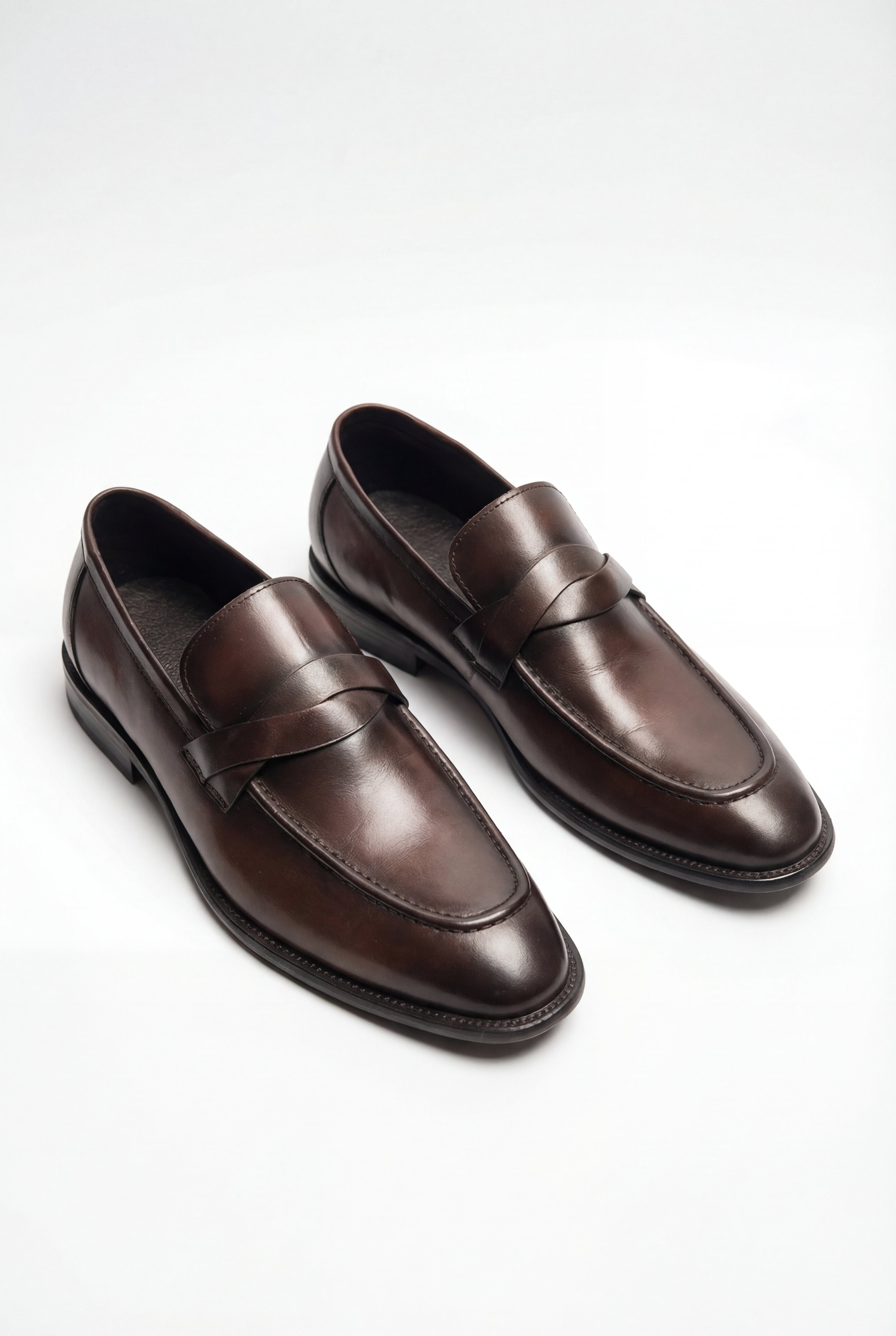 ELVANI SLIP-ON LOAFERS – BROWN