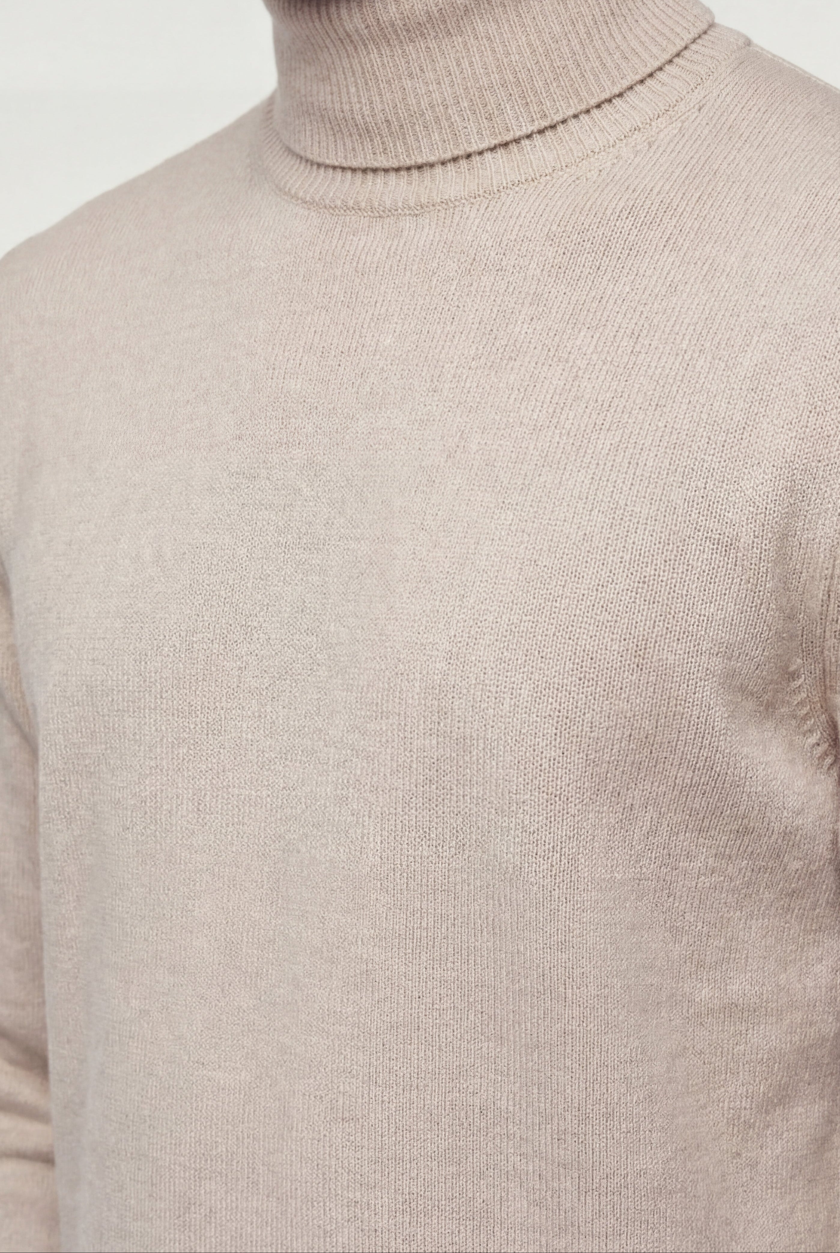 ELVAREN TURTLENECK SWEATER – KHAKI
