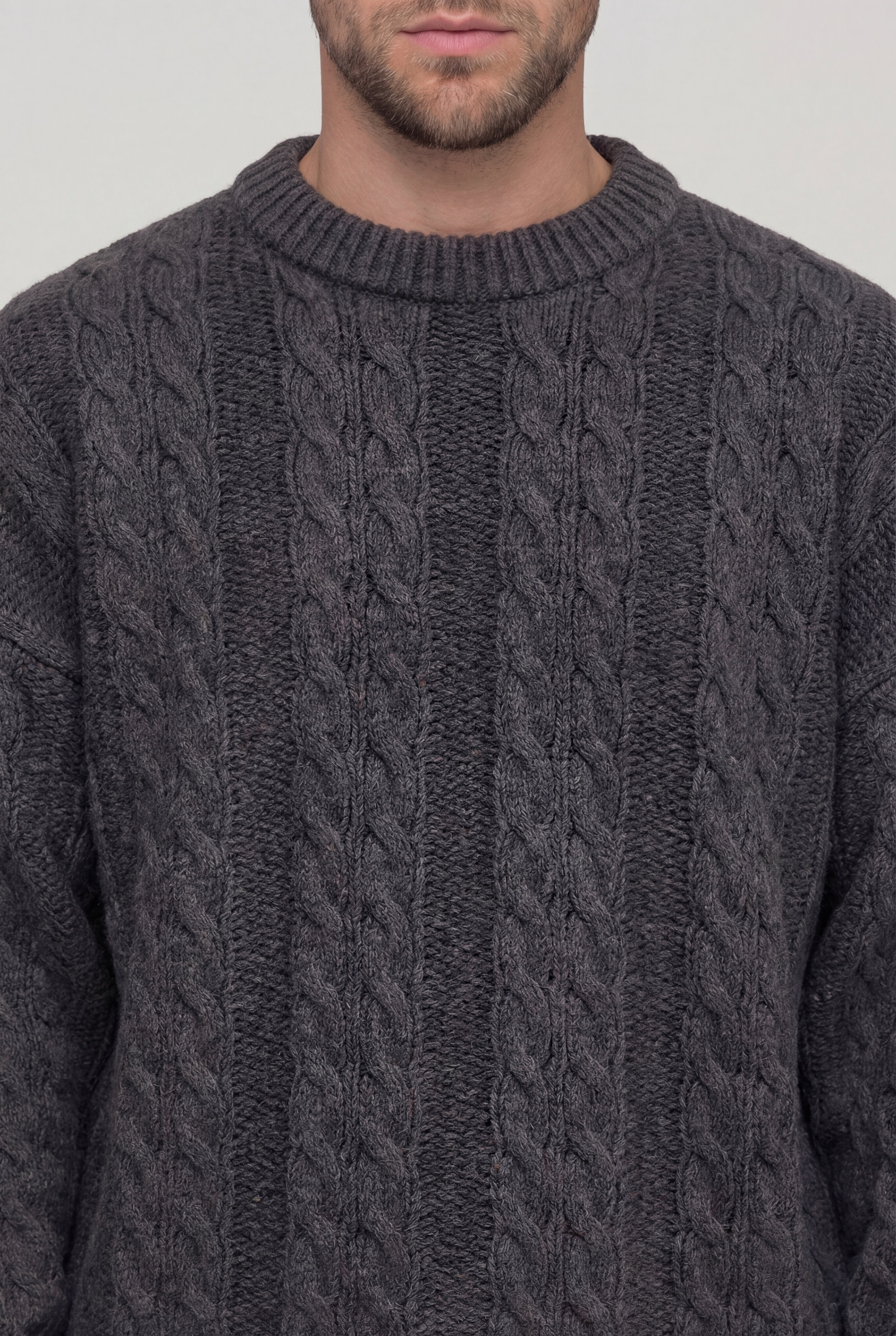 KAVIRO CABLE KNIT SWEATER – GRAY