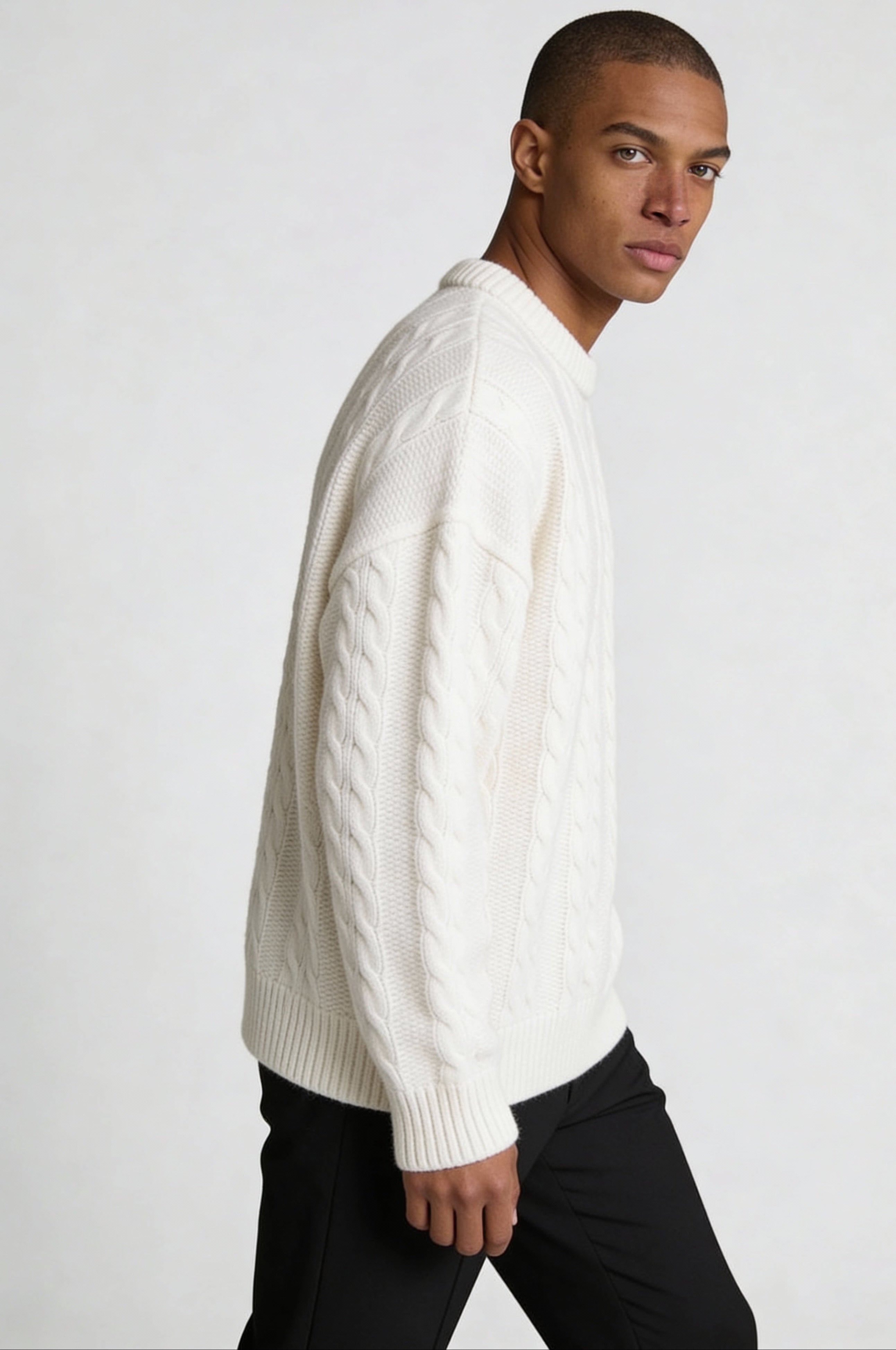 KAVIRO CABLE KNIT SWEATER – OFF-WHITE