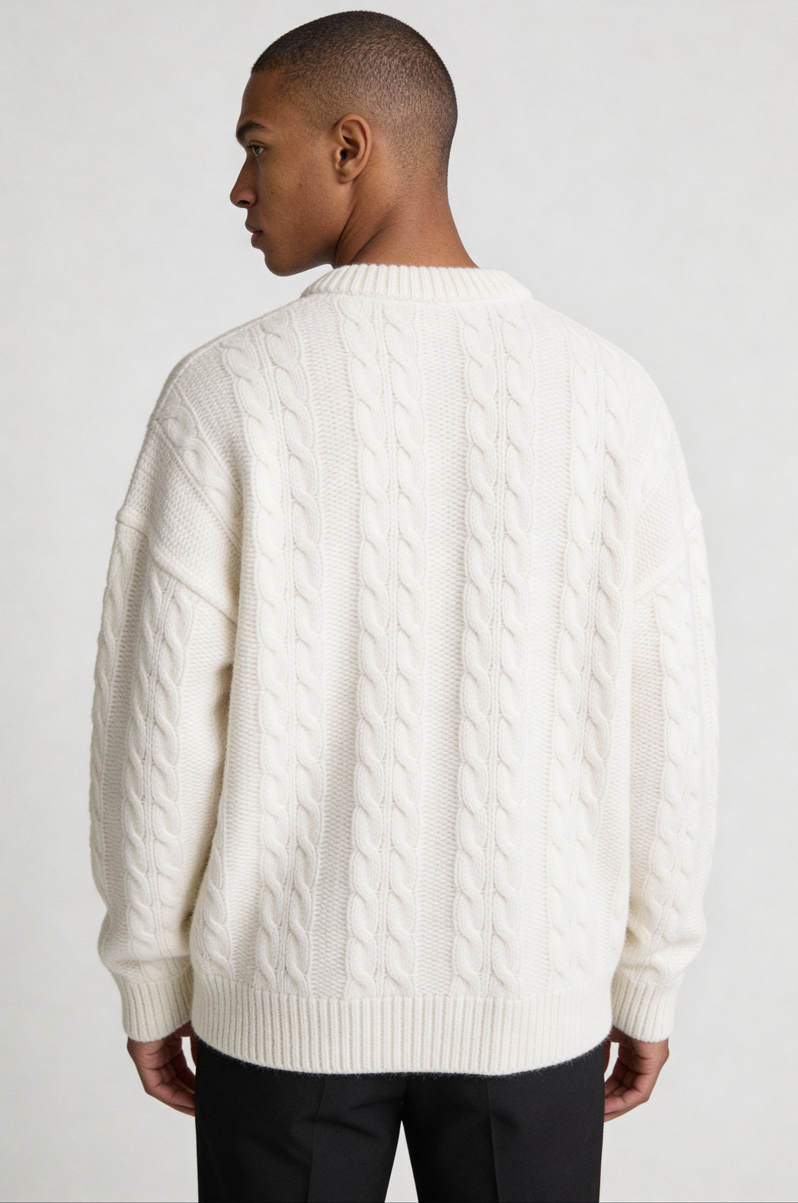 KAVIRO CABLE KNIT SWEATER – OFF-WHITE
