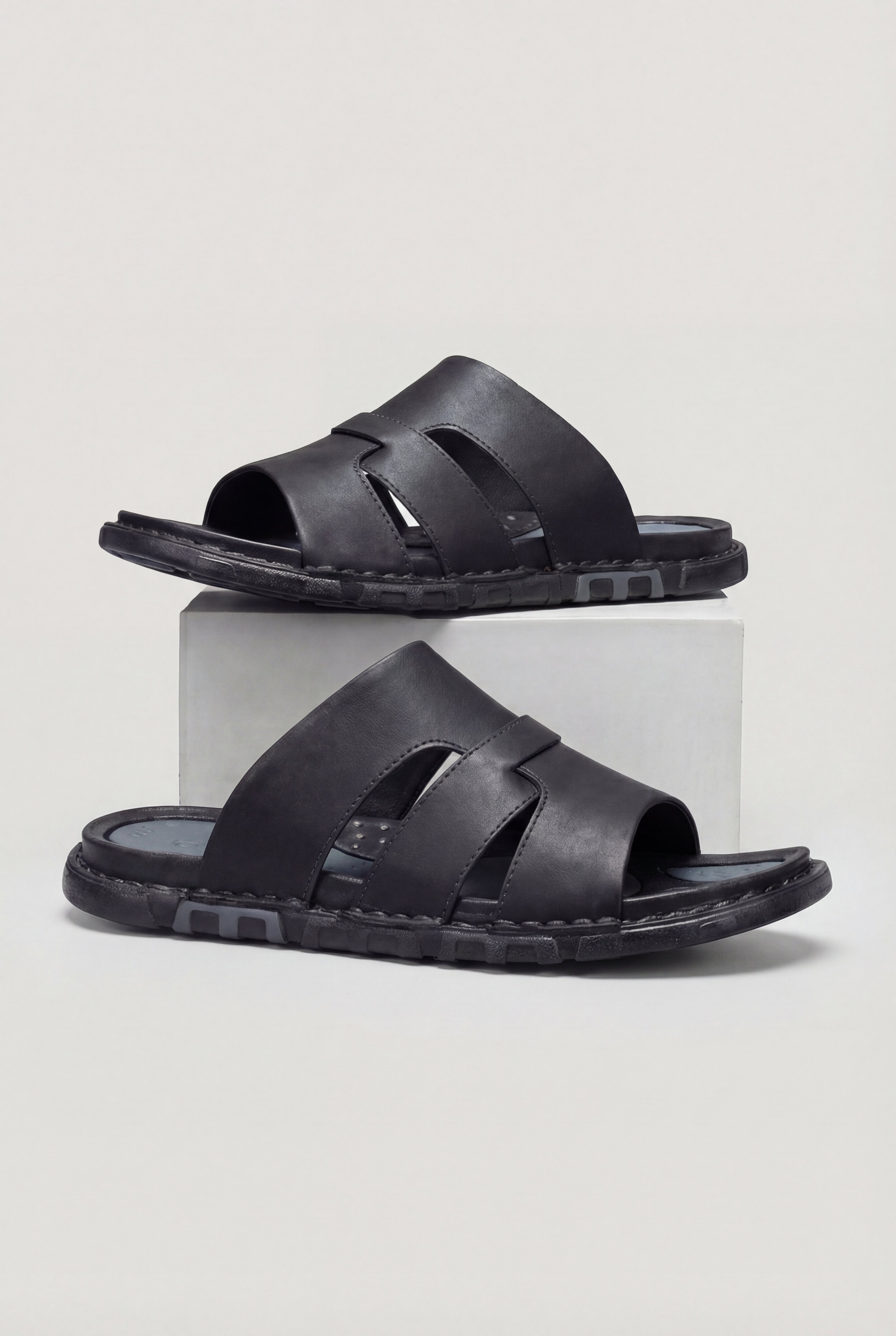MAVREX CASUAL SLIDES – BLACK