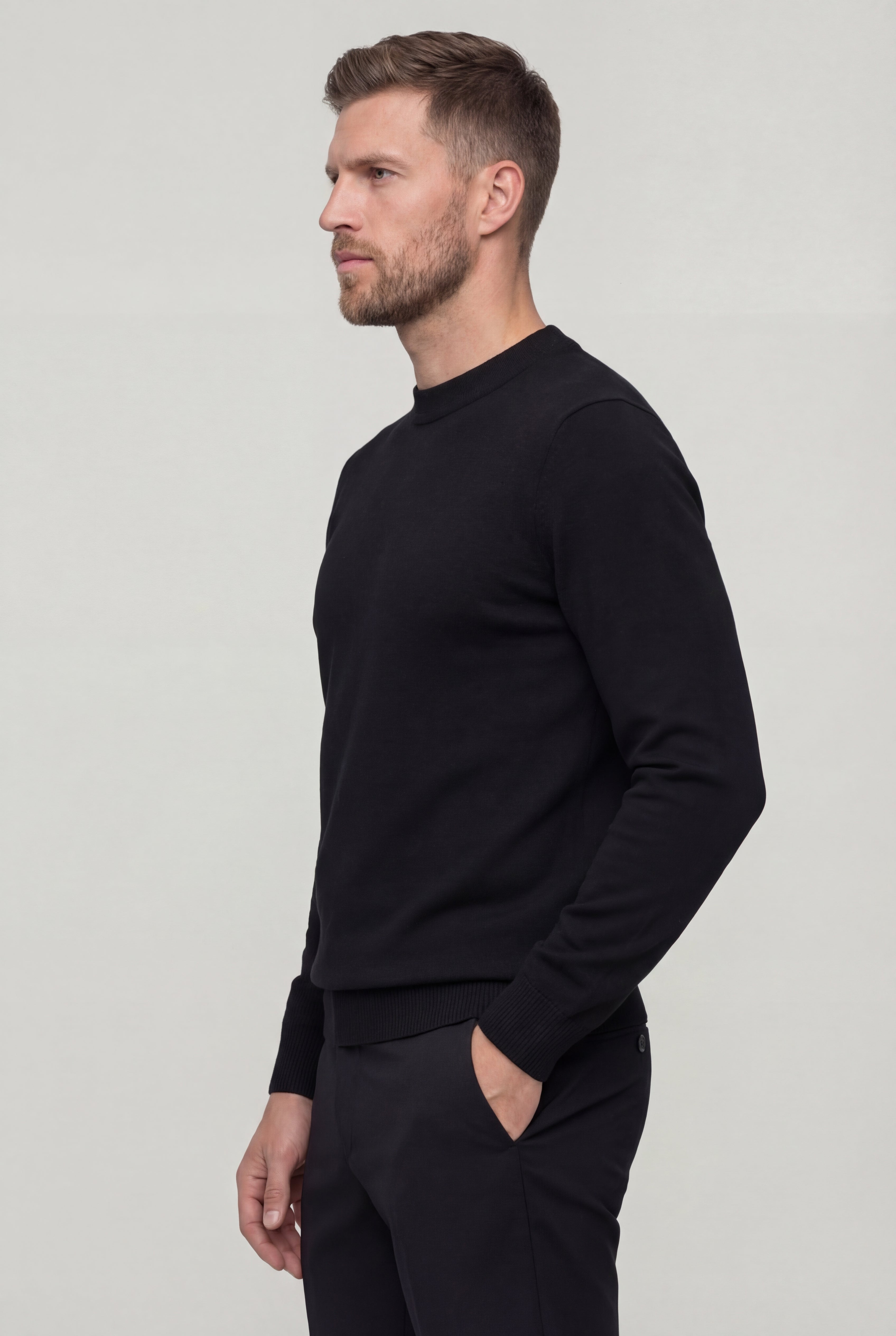 NARETH CREWNECK SWEATER – BLACK