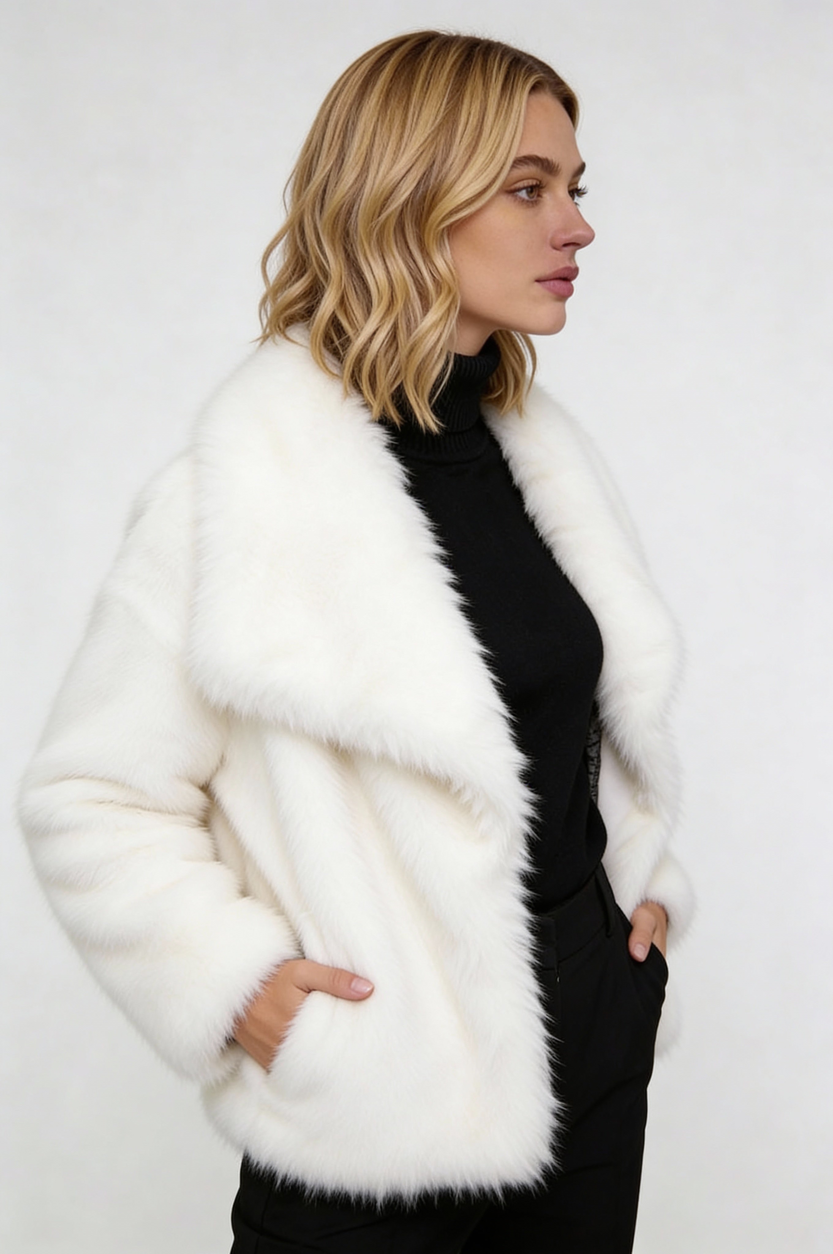 RIVELYN FAUX FUR COAT – WHITE
