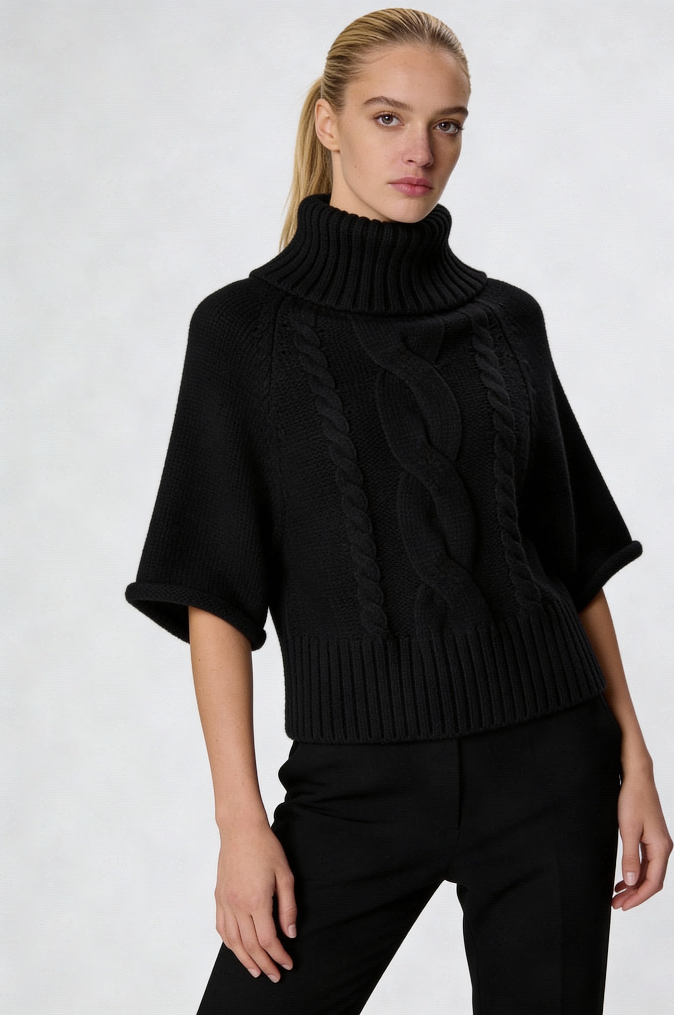 SERIVA CABLE-KNIT SWEATER VEST – BLACK