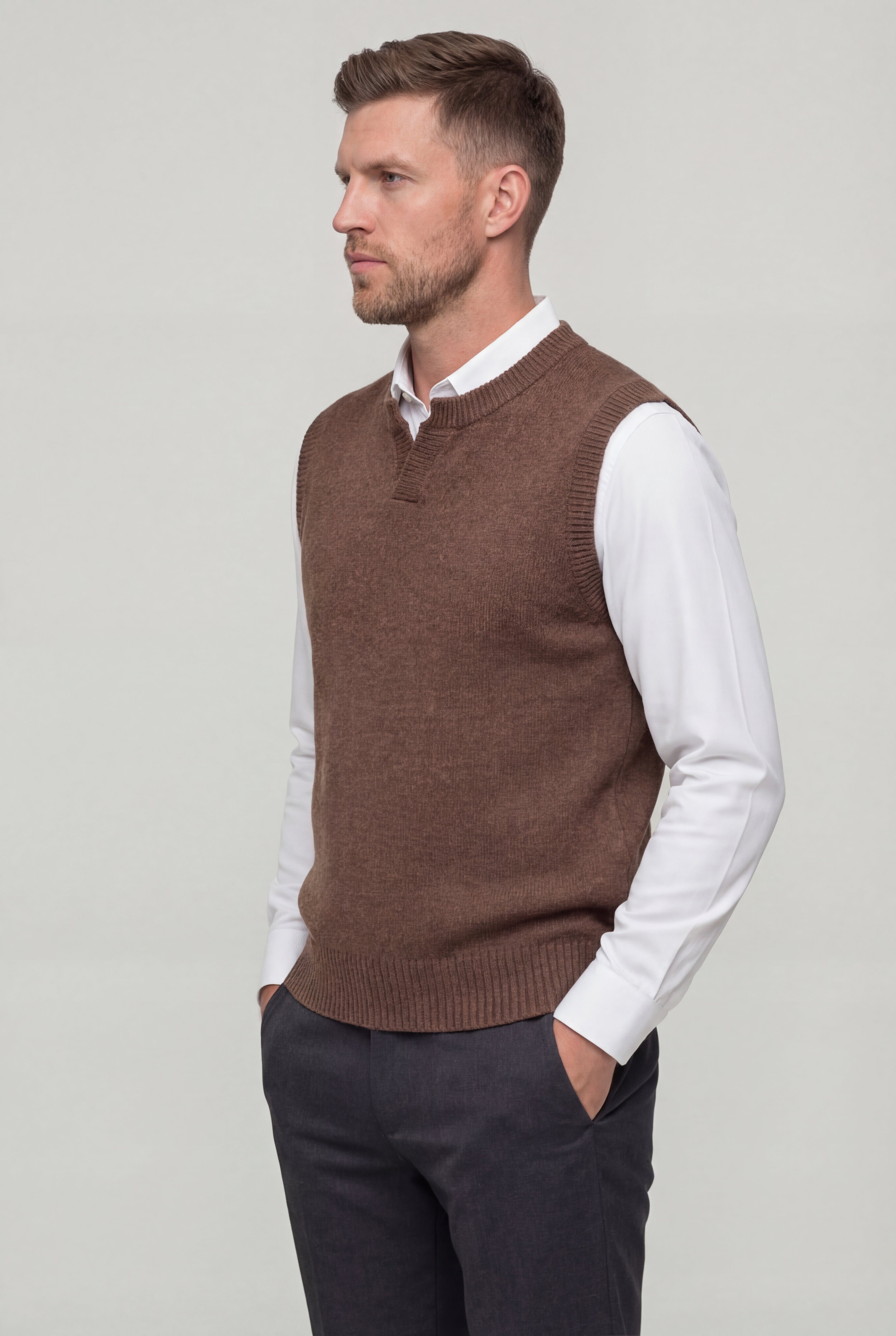 SOLVARO KNIT SWEATER VEST - BROWN