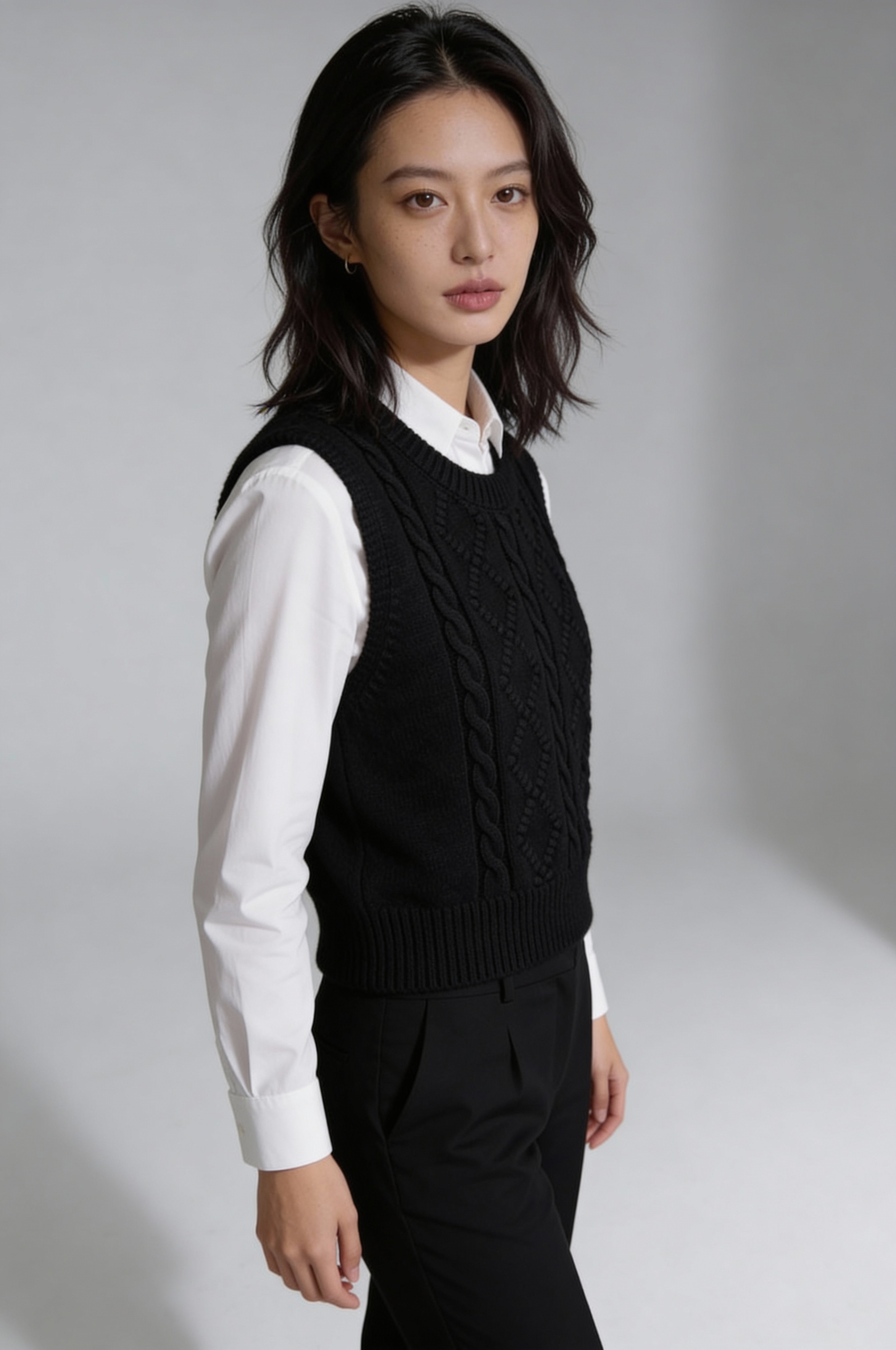 SORENZA CABLE KNIT VEST – BLACK