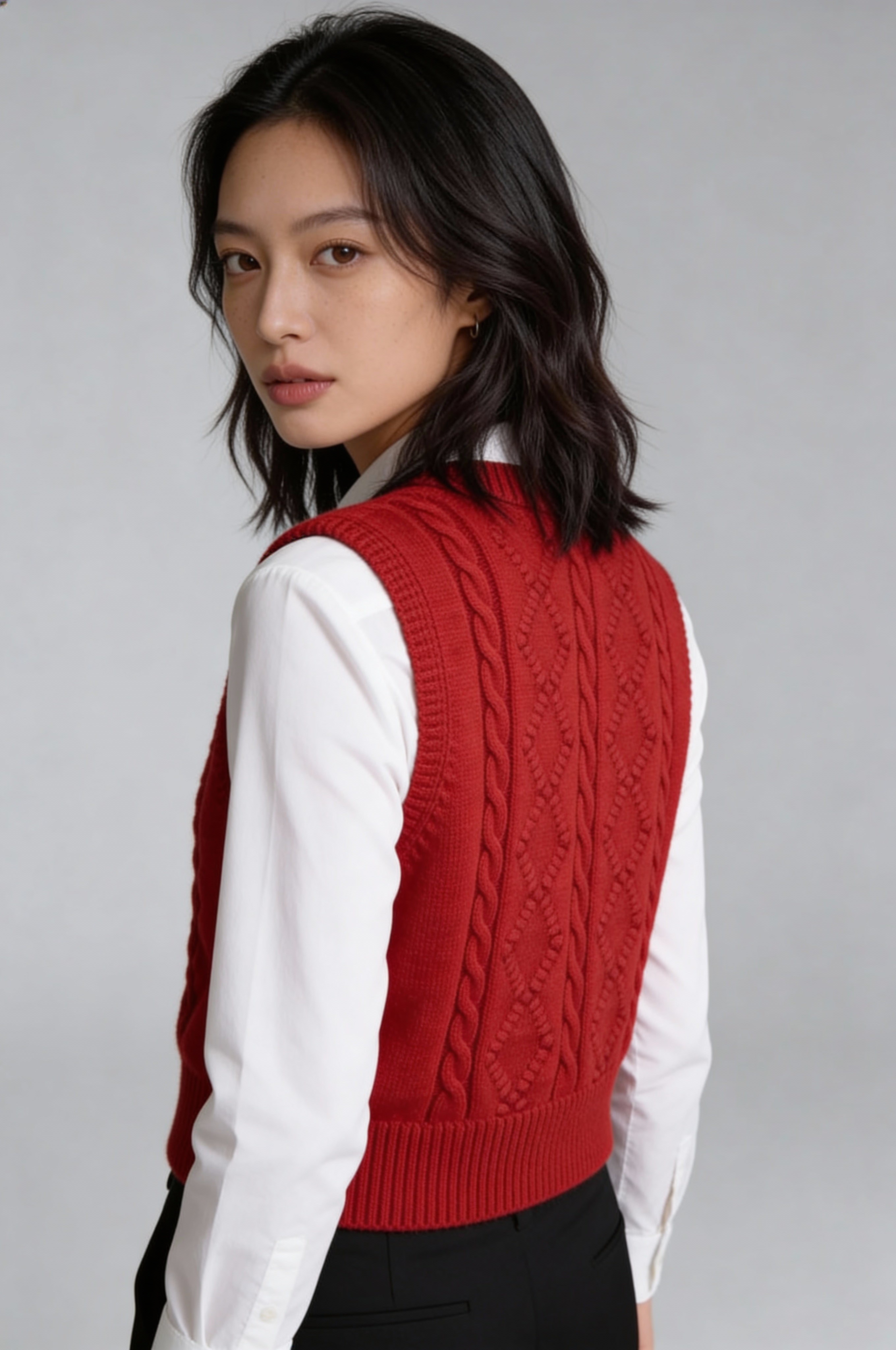 SORENZA CABLE KNIT VEST – RED