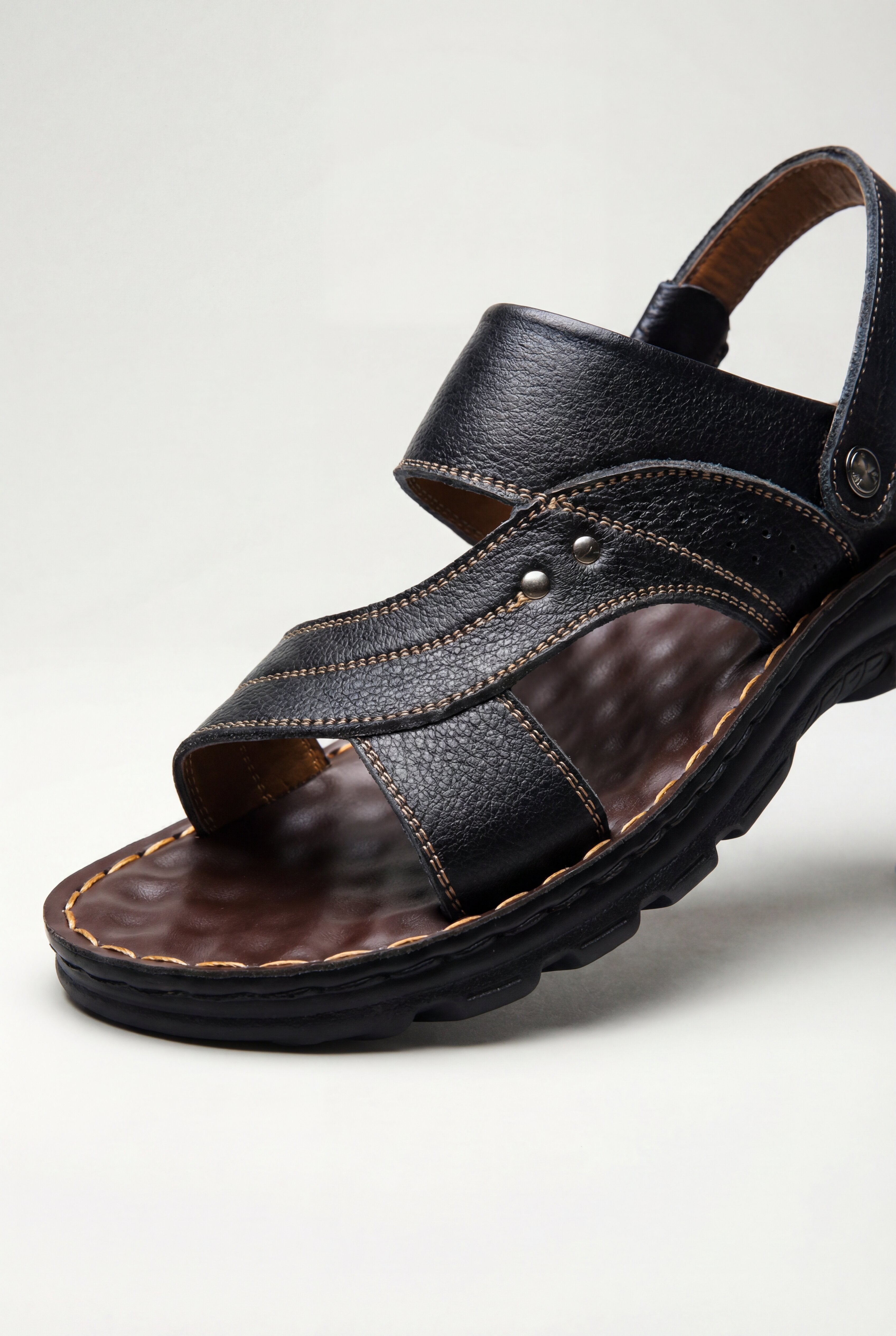 STRVAN STRAP SANDALS - BLACK