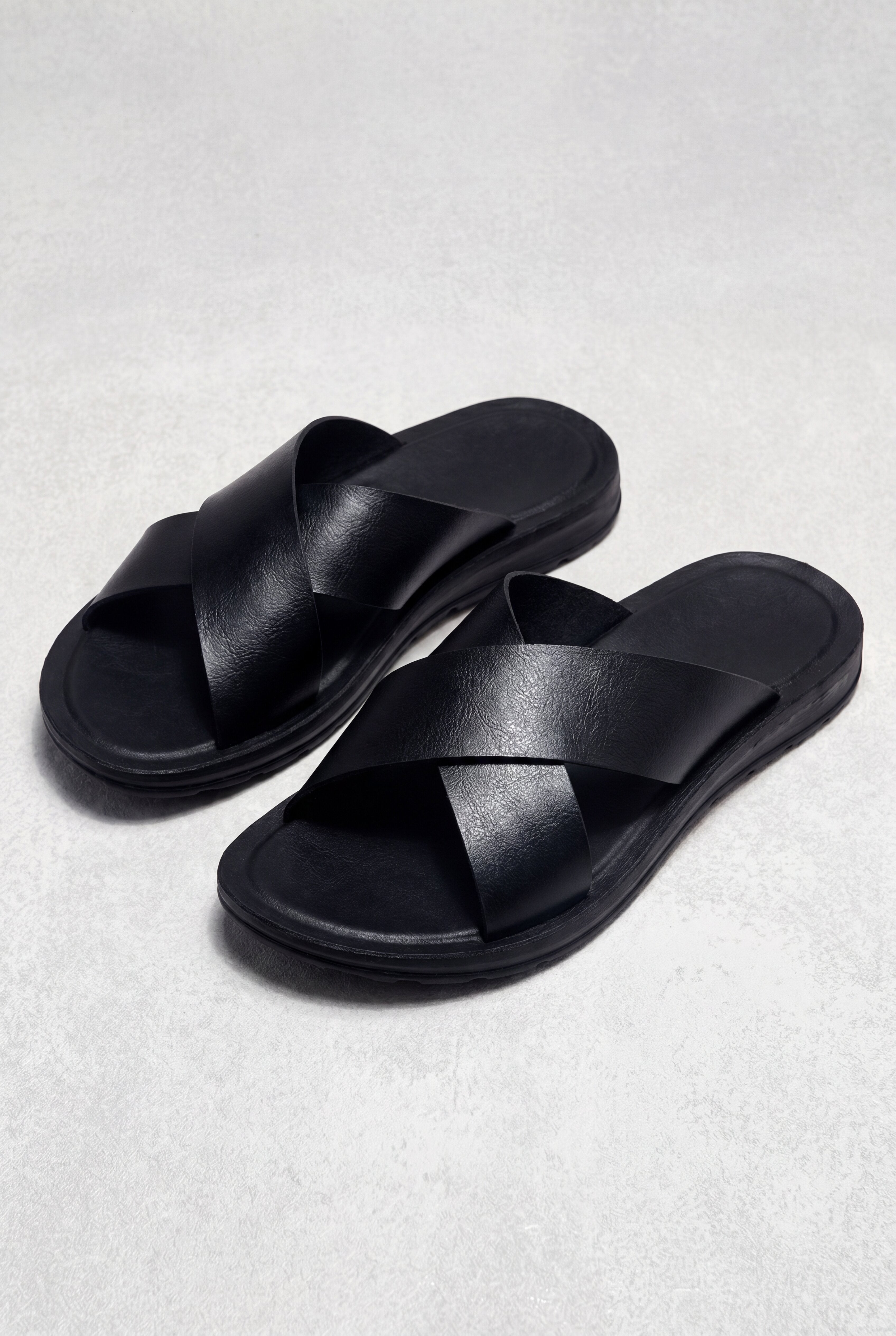 TAVERNO CROSS STRAP SANDALS – BLACK