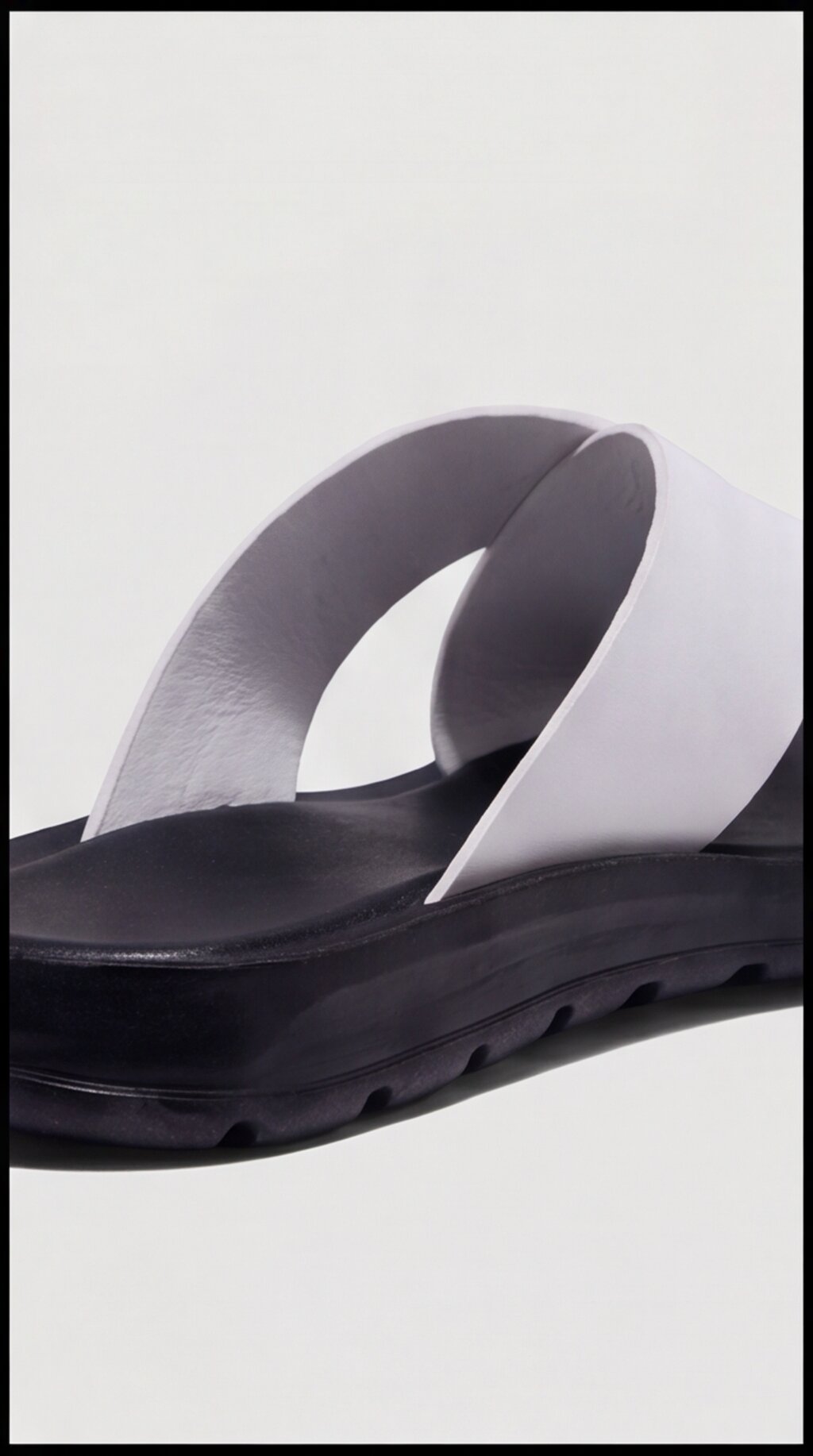 TAVERNO CROSS STRAP SANDALS – WHITE