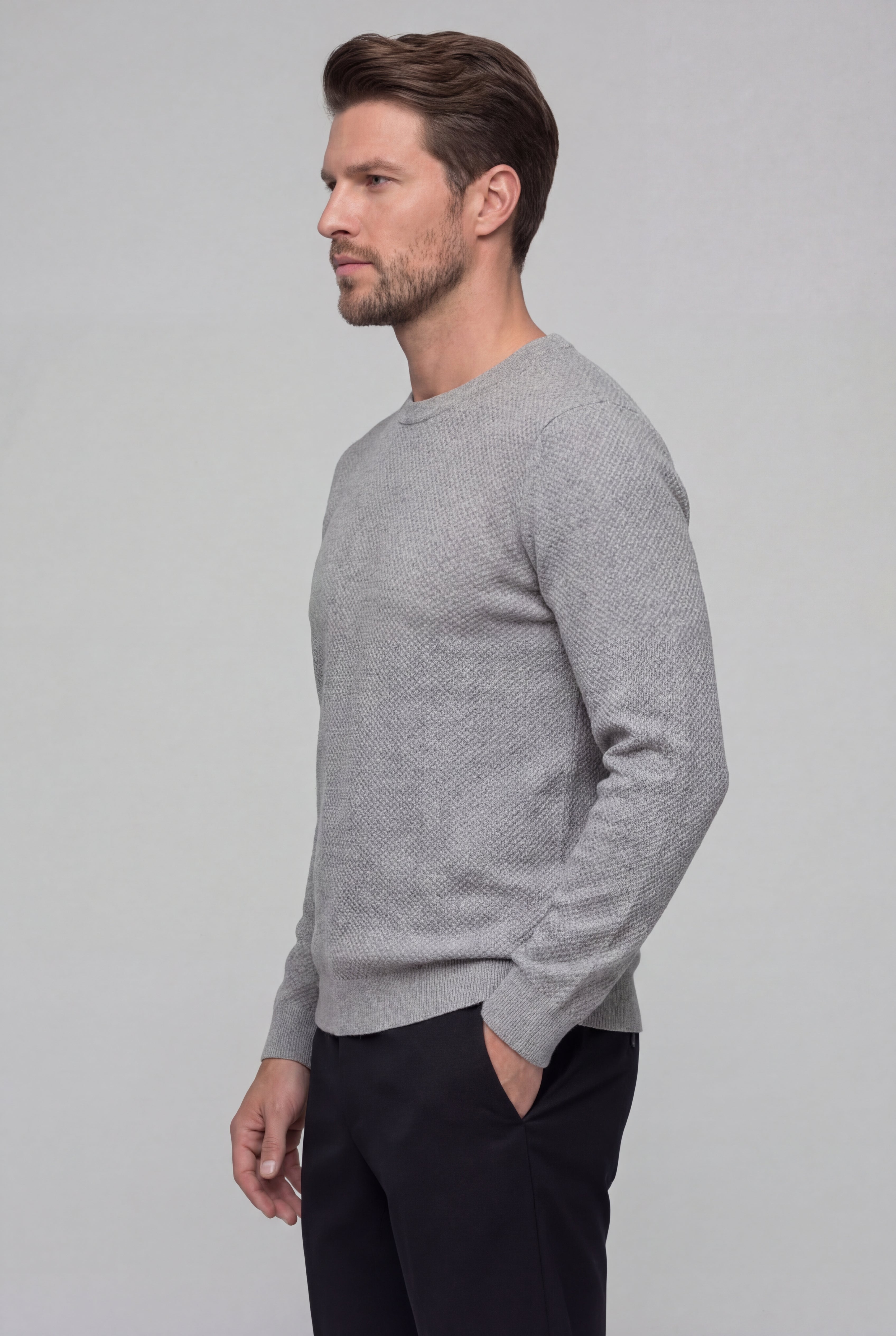 VALTRION TEXTURED KNIT SWEATER – GRAY