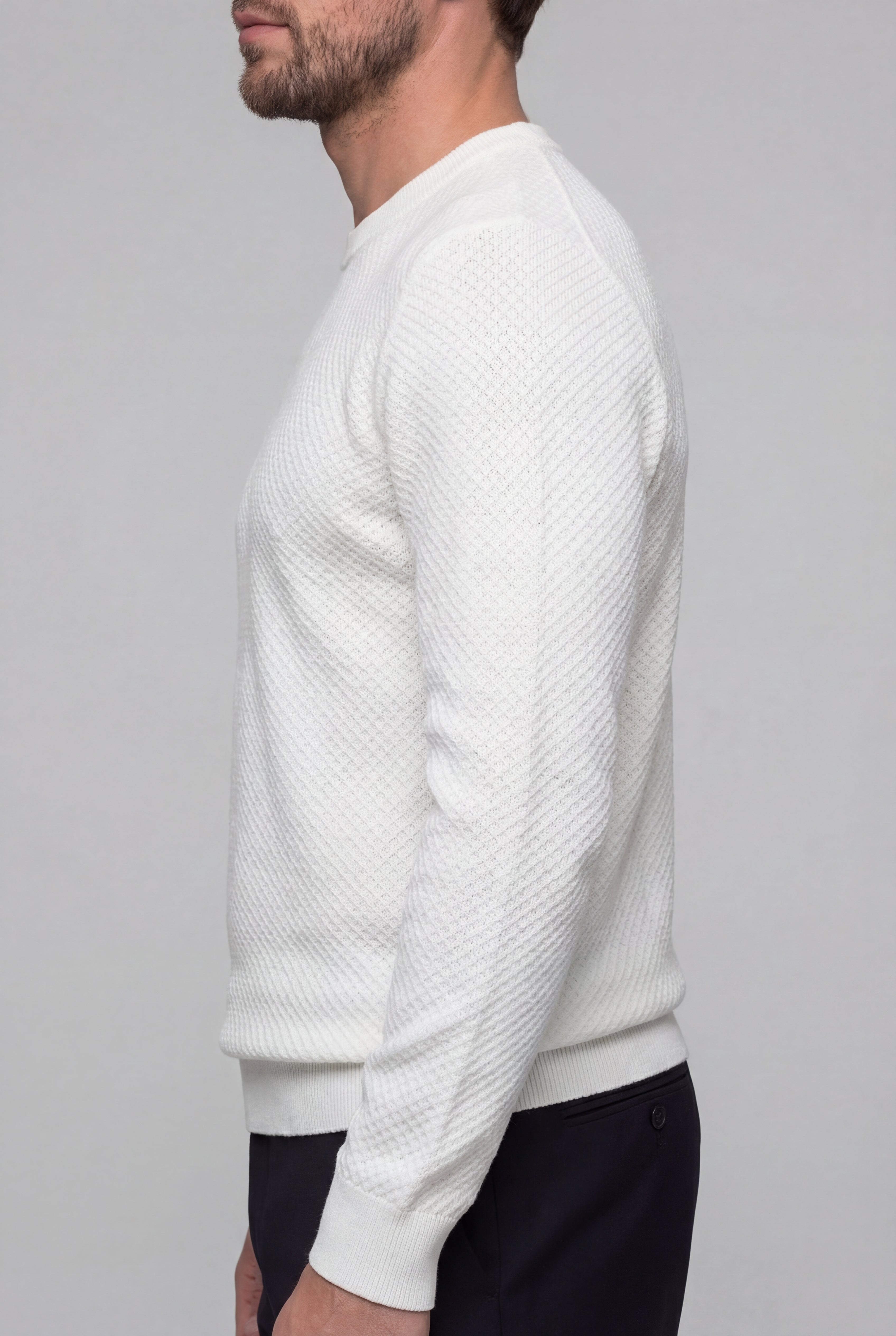 VALTRION TEXTURED KNIT SWEATER – WHITE
