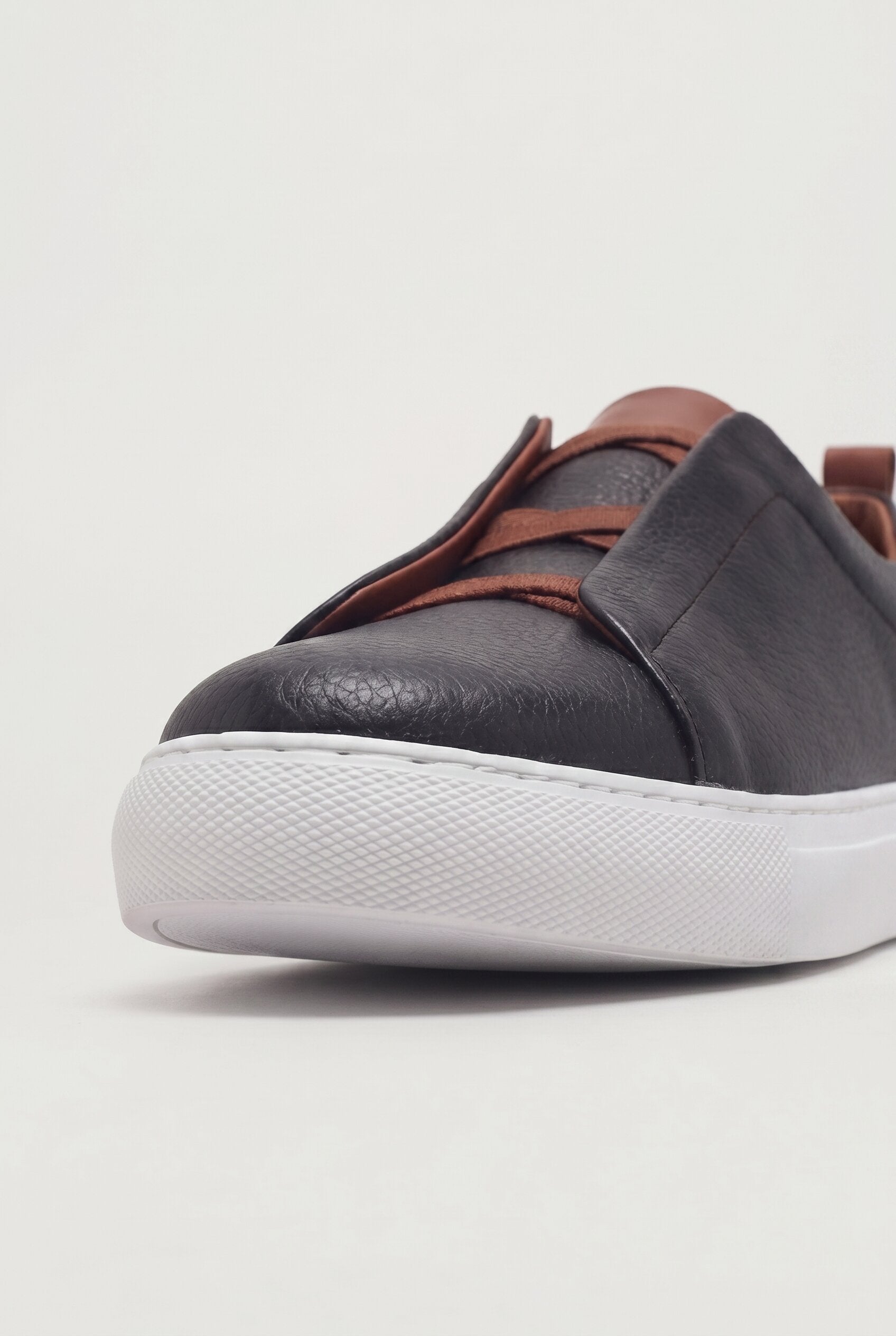 OLEX LEATHER LOAFERS – BLACK