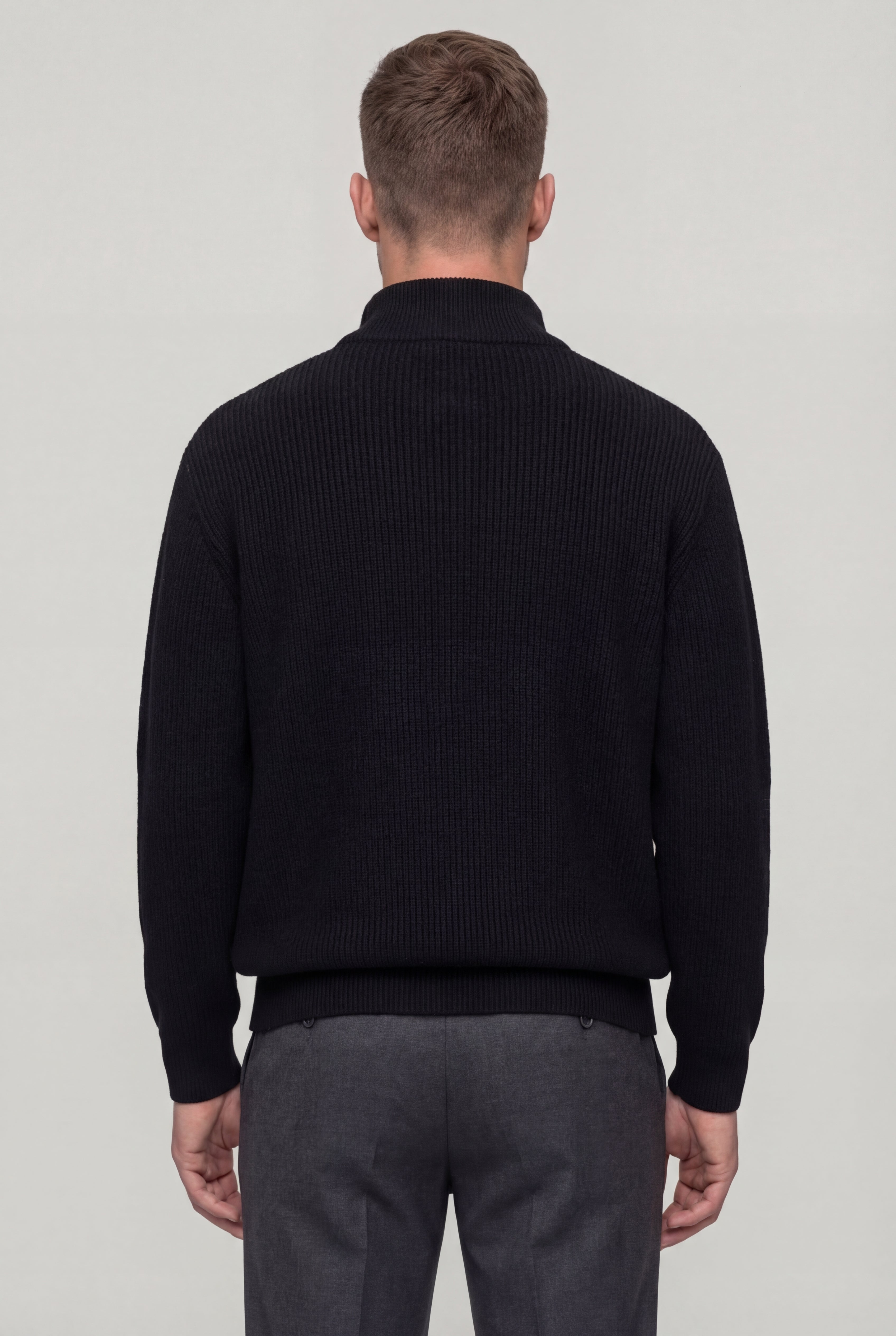 ZALVOR QUARTER ZIP SWEATER – BLACK