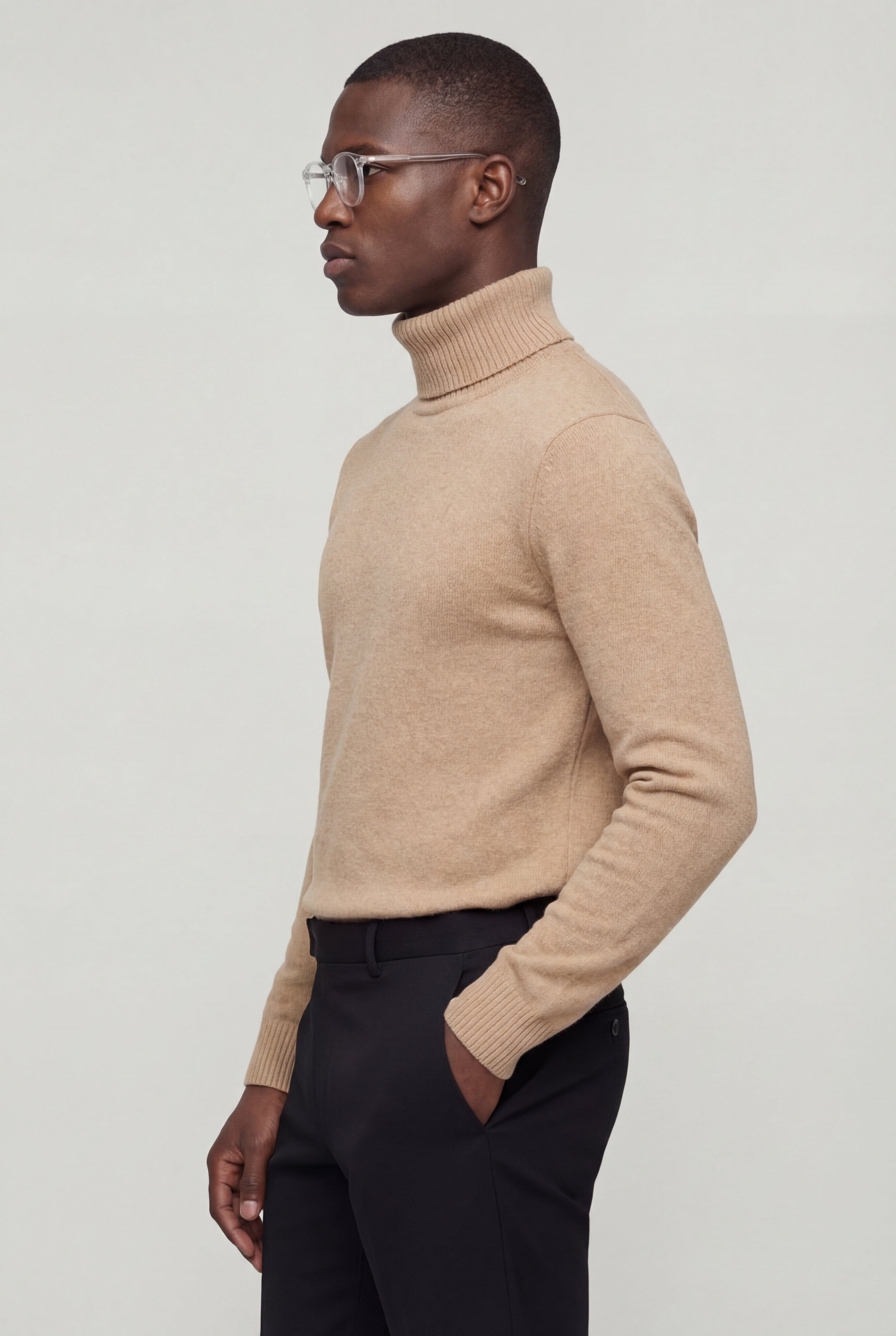 ZAVERON THIN TURTLENECK SWEATER – CAMEL
