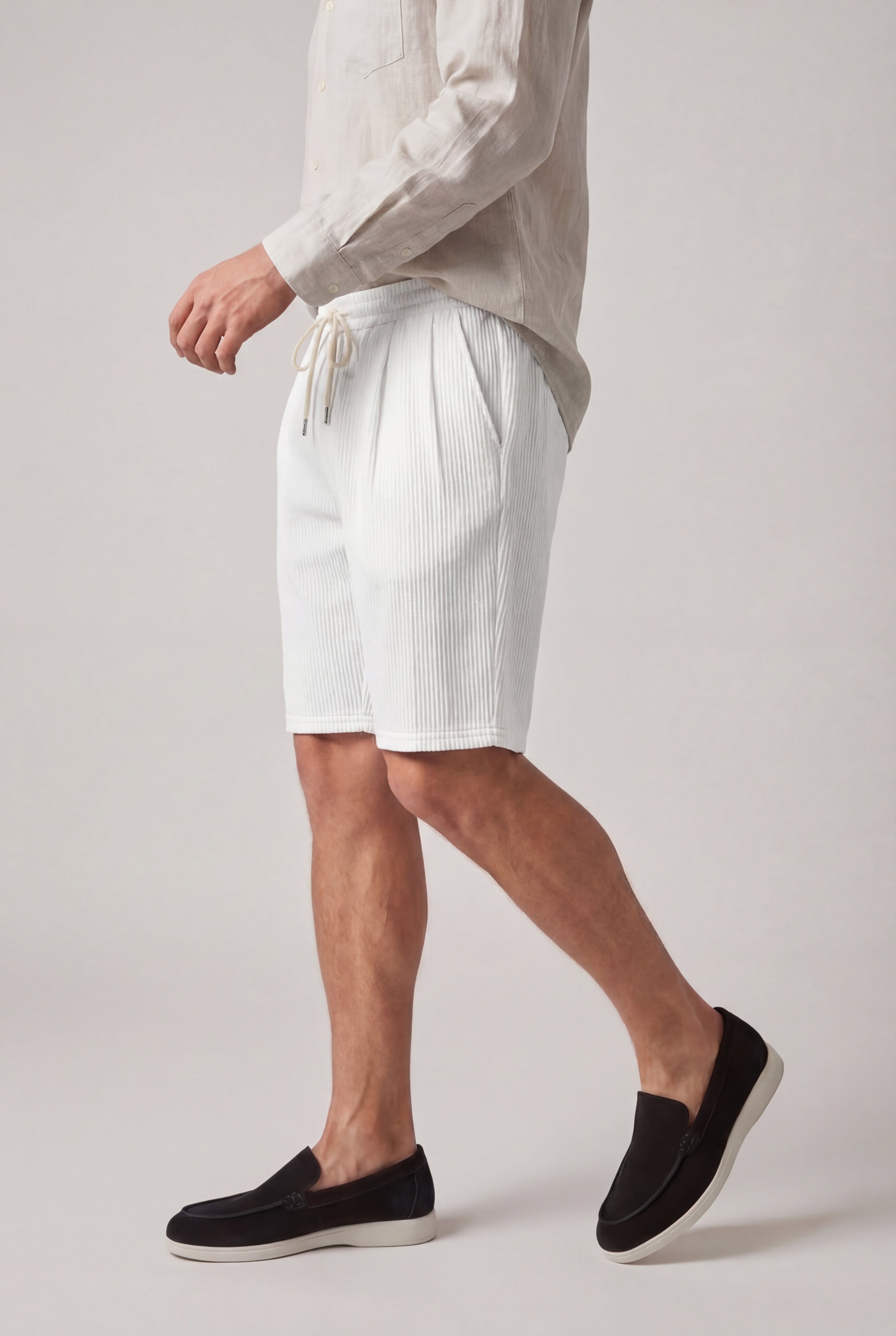 ZELVORIN TEXTURED DRAWSTRING SHORTS – WHITE