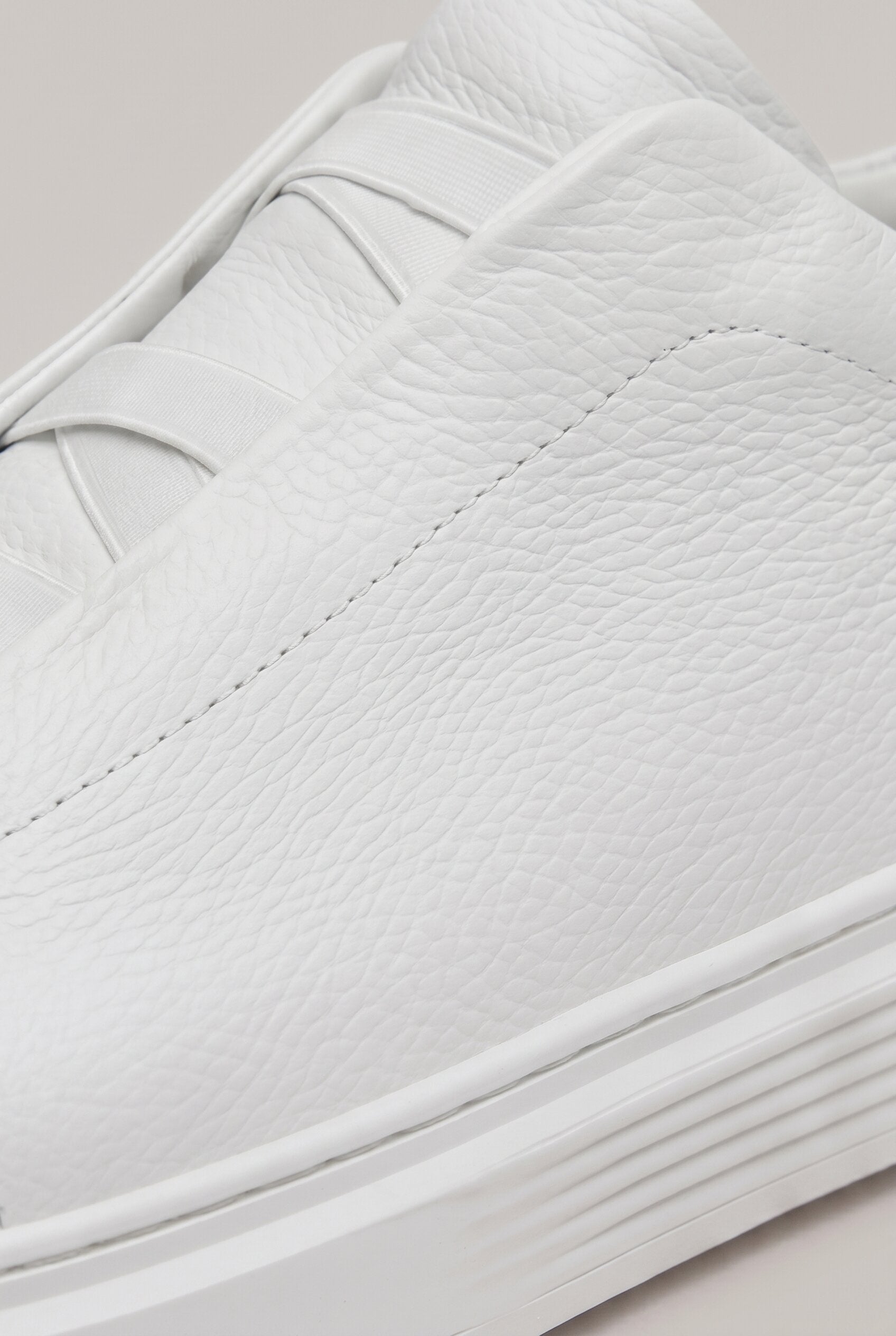 ZENTHROX LEATHER SNEAKERS – WHITE