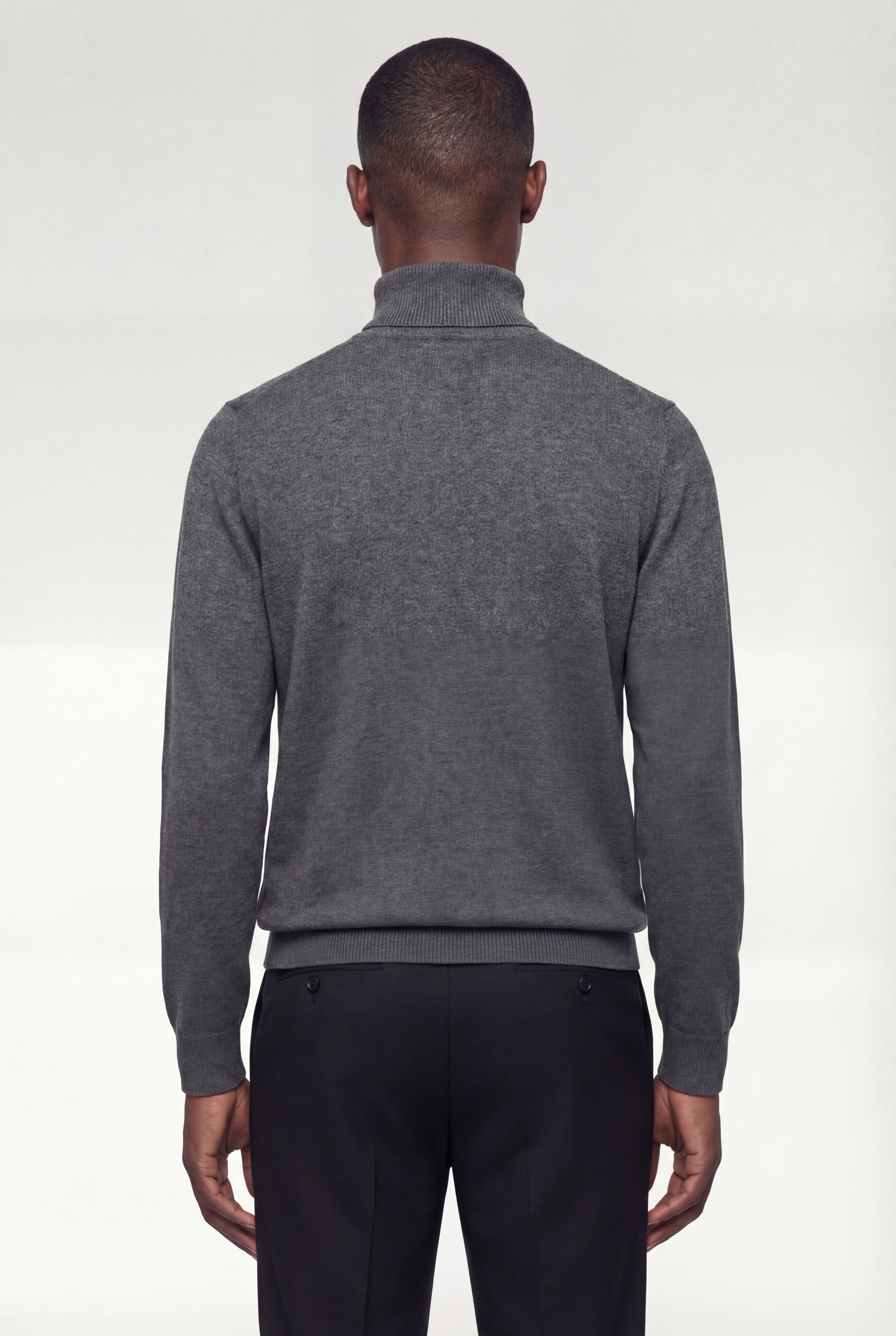 ELVAREN TURTLENECK SWEATER – DARK GRAY