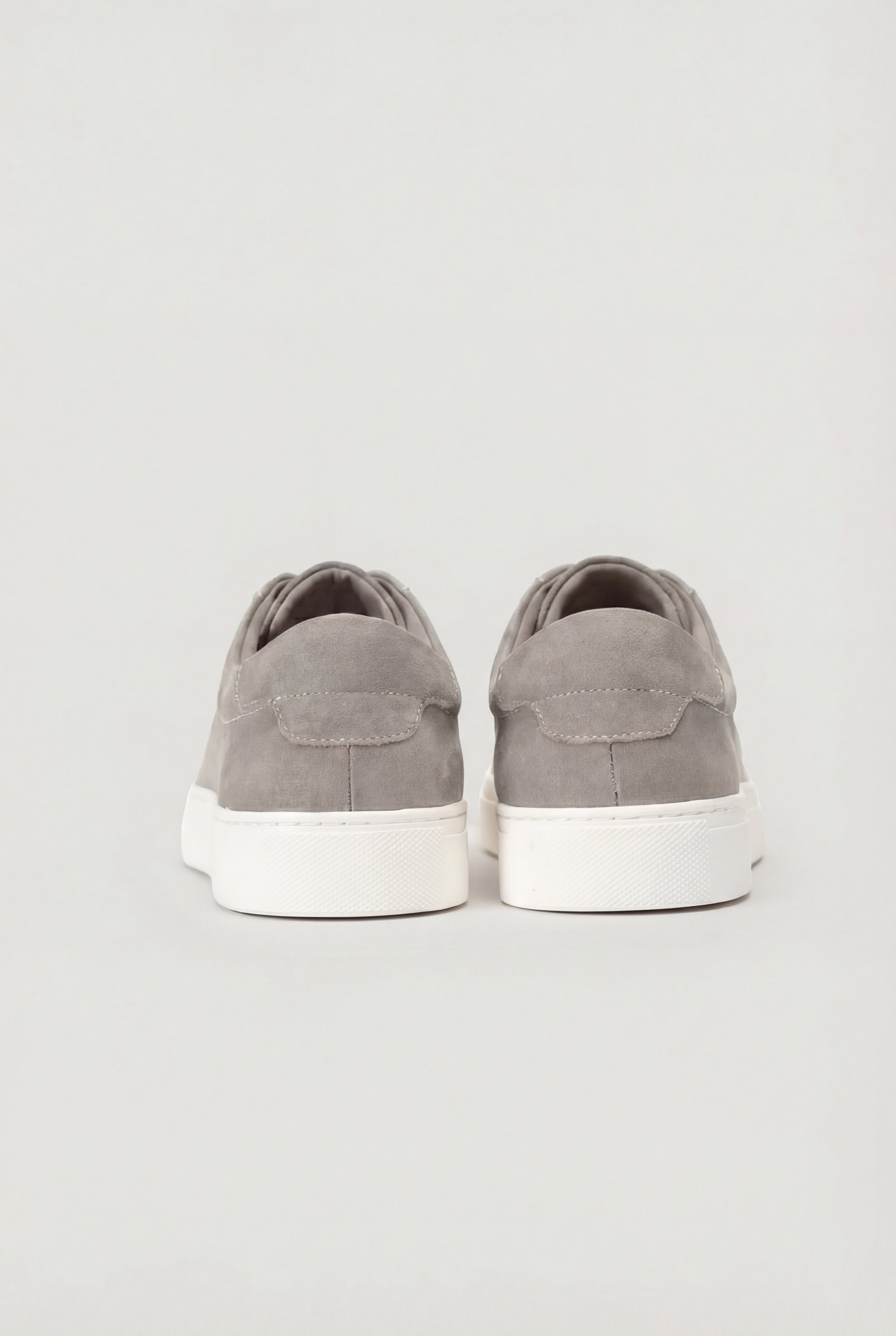 ARVEXO LEATHER LACE-UP SNEAKERS – GRAY