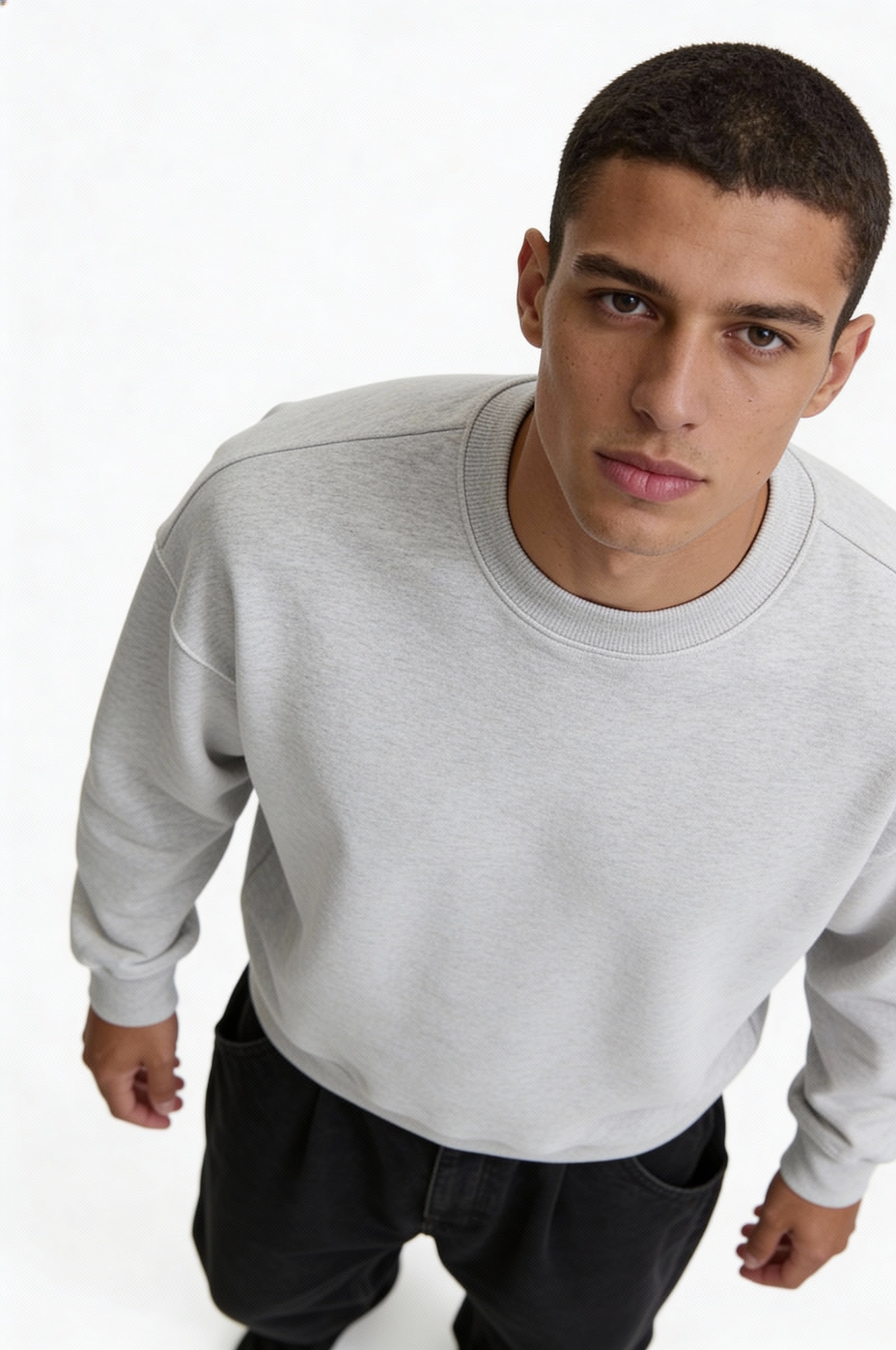 CALDERON CLASSIC SWEATER – GRAY