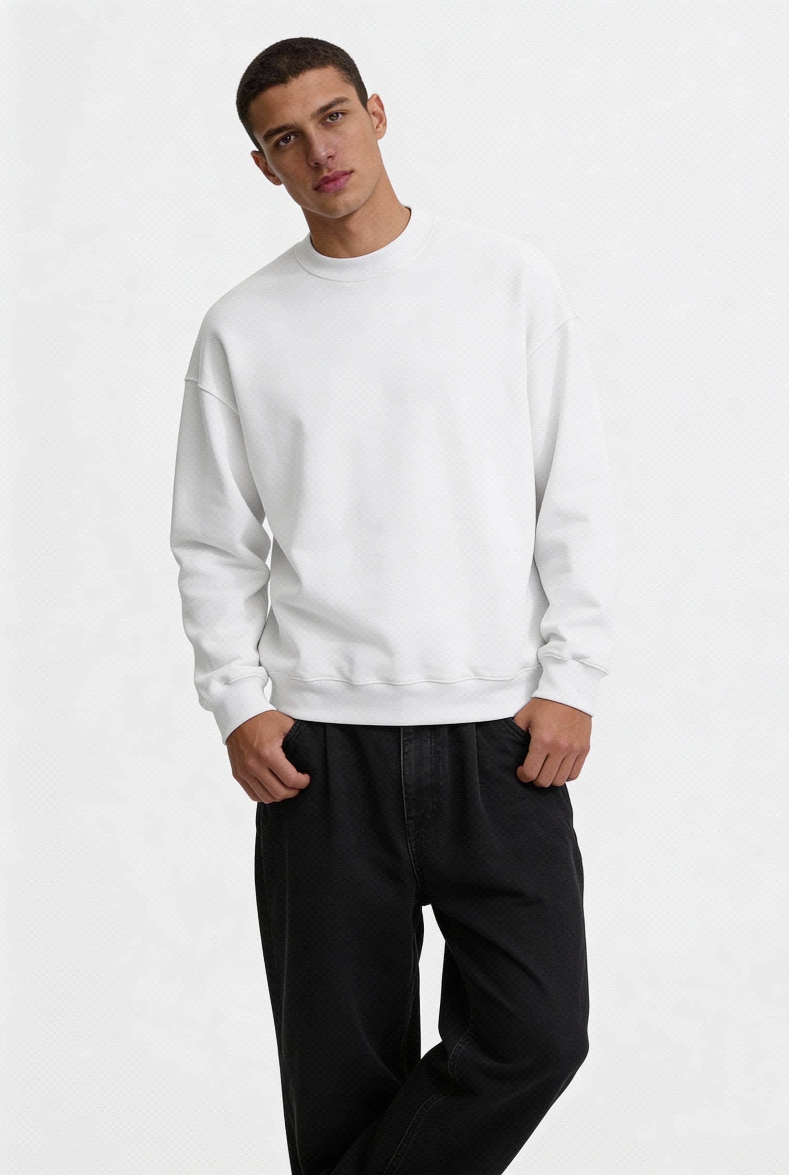 CALDERON CLASSIC SWEATER – WHITE
