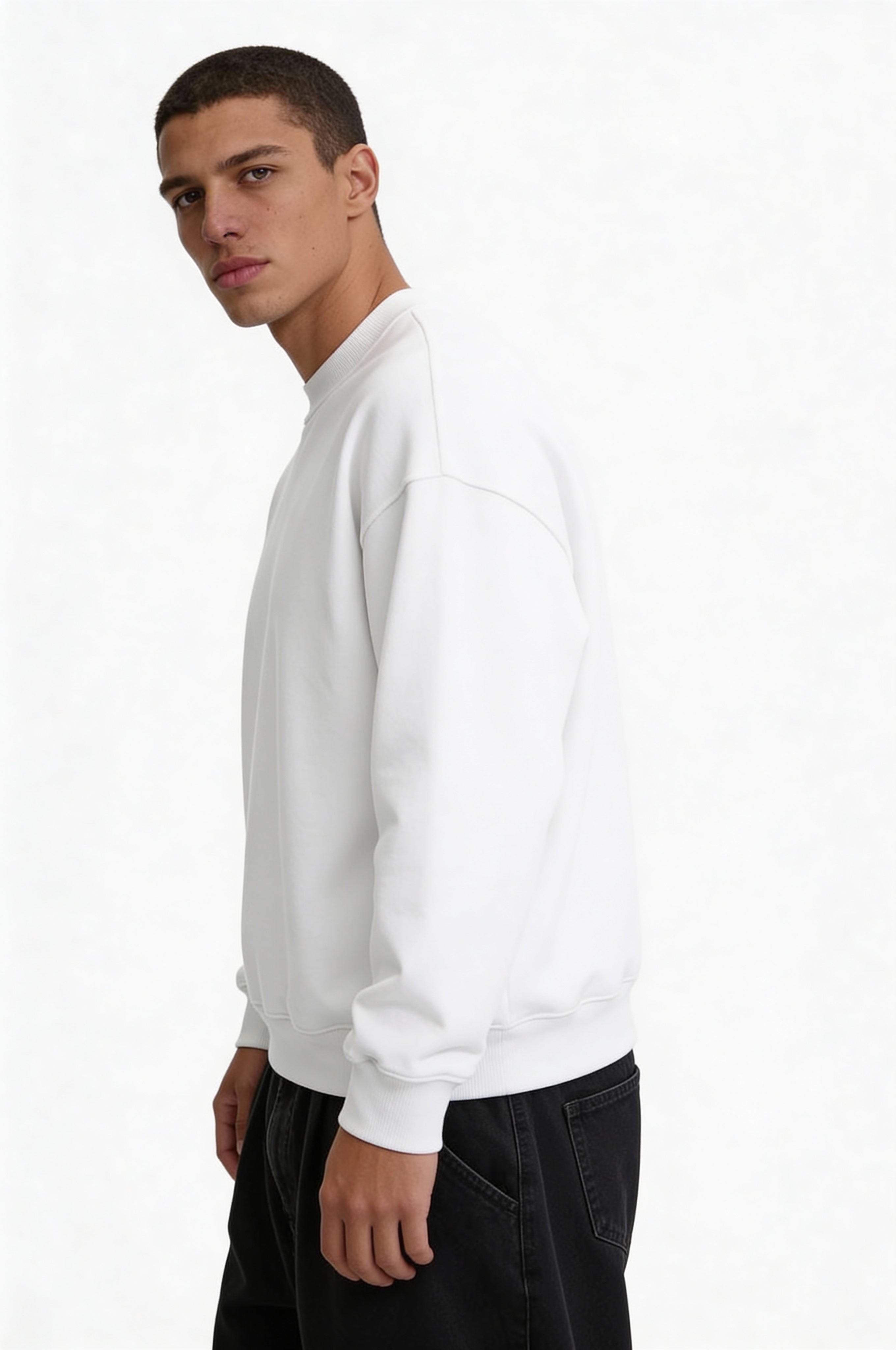 CALDERON CLASSIC SWEATER – WHITE