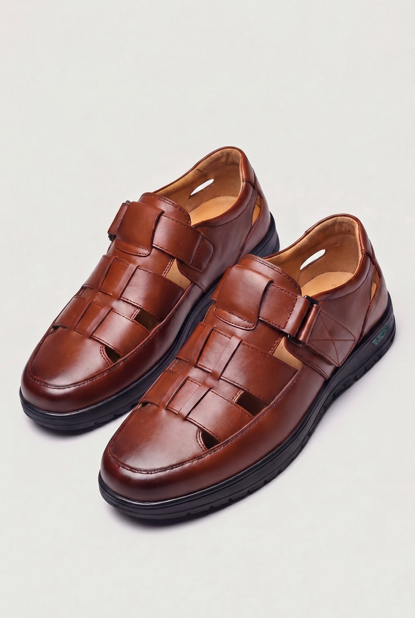 CASUAL BUSINESS SANDALS - BROWN
