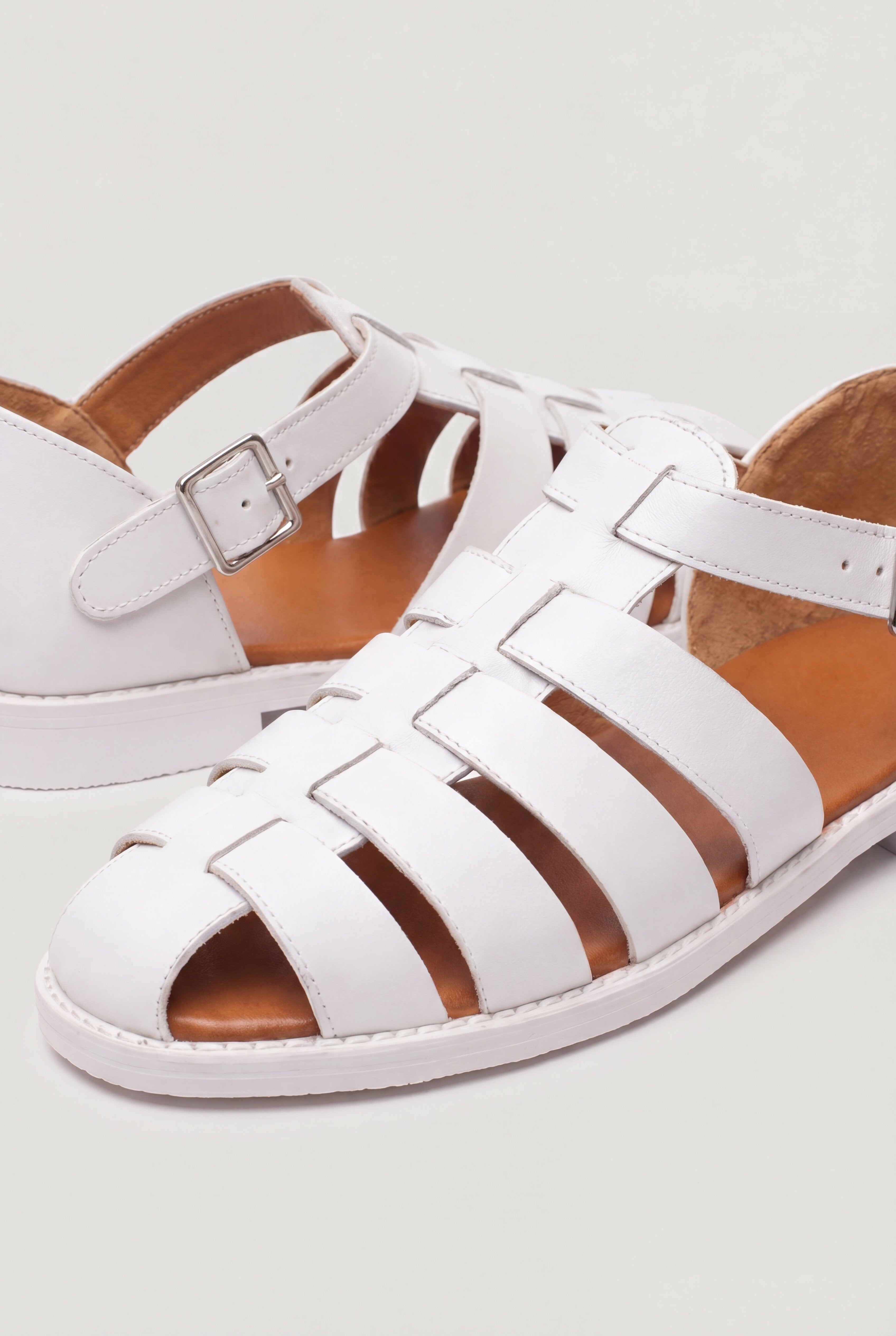 EDOM STRIDE SANDALS - WHITE