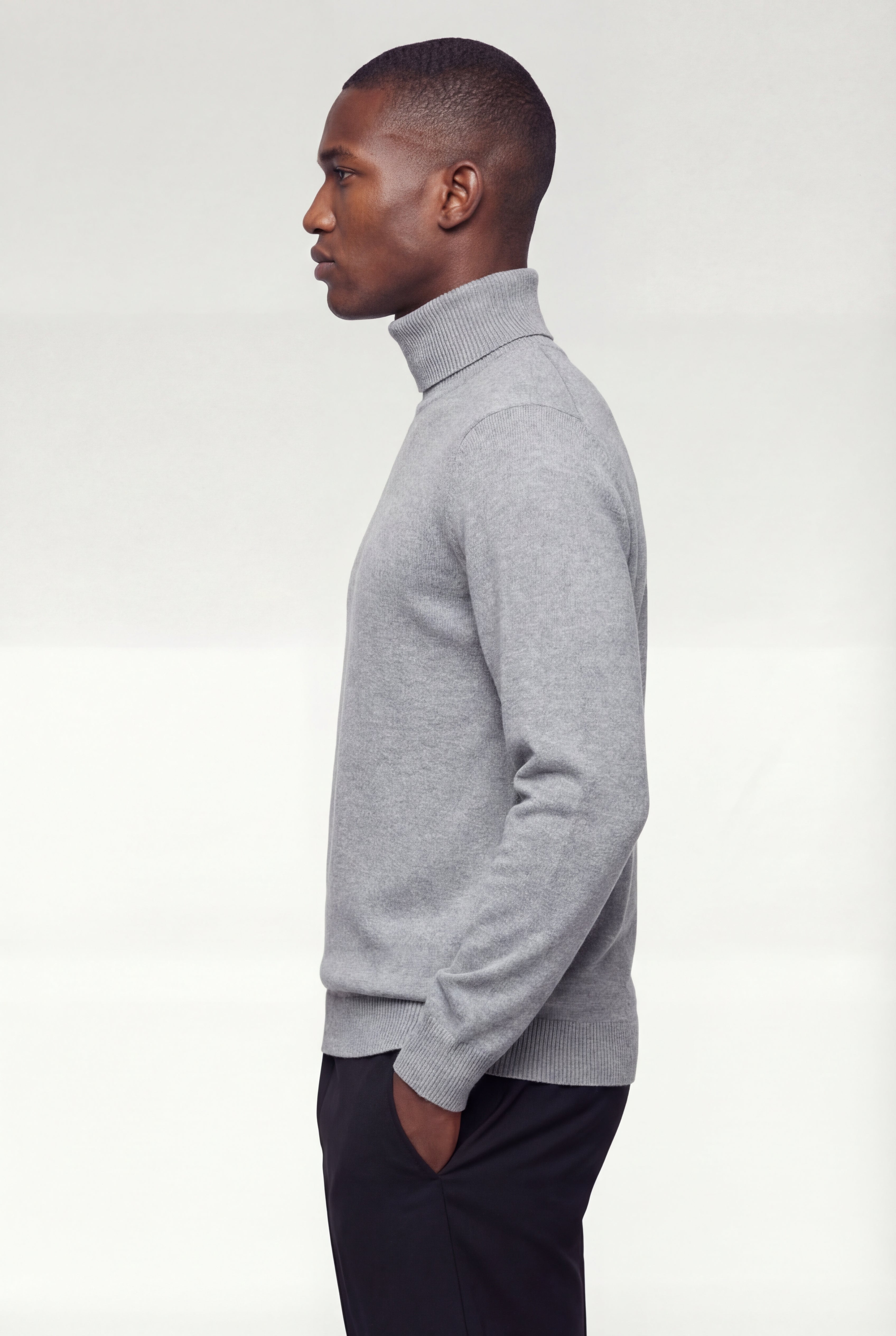 ELVAREN TURTLENECK SWEATER – GRAY