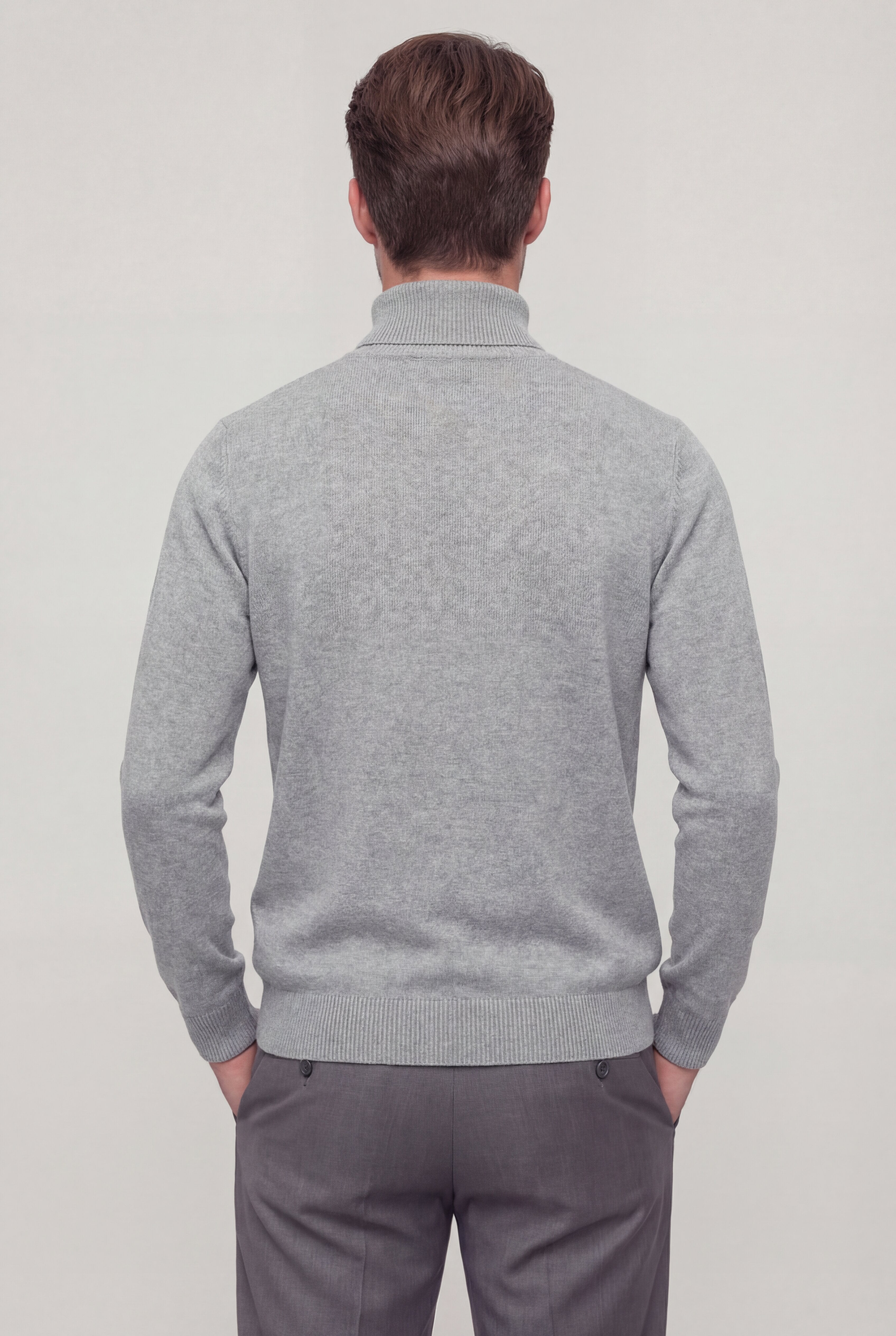 ELVAREN TURTLENECK SWEATER – GRAY