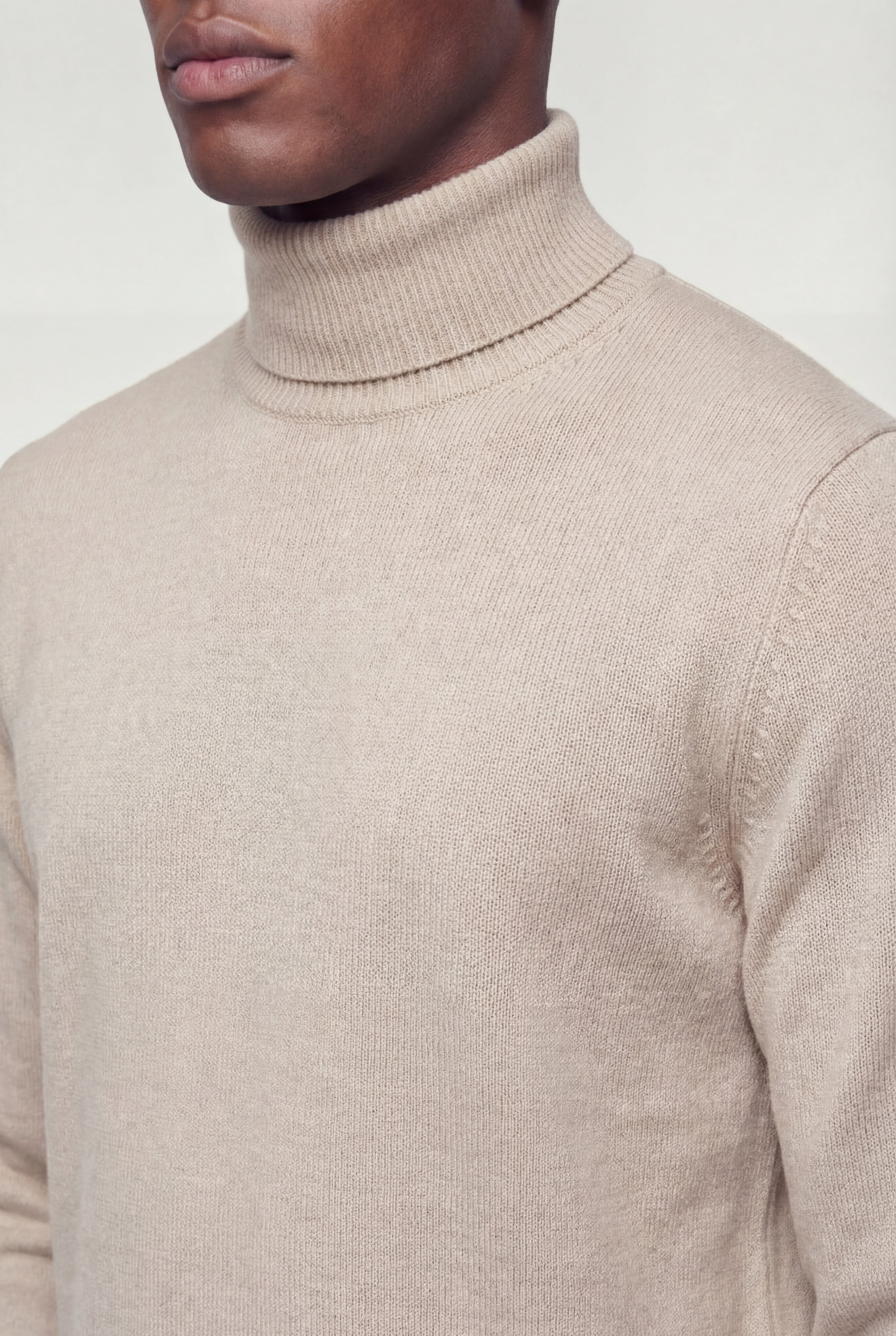 ELVAREN TURTLENECK SWEATER – KHAKI