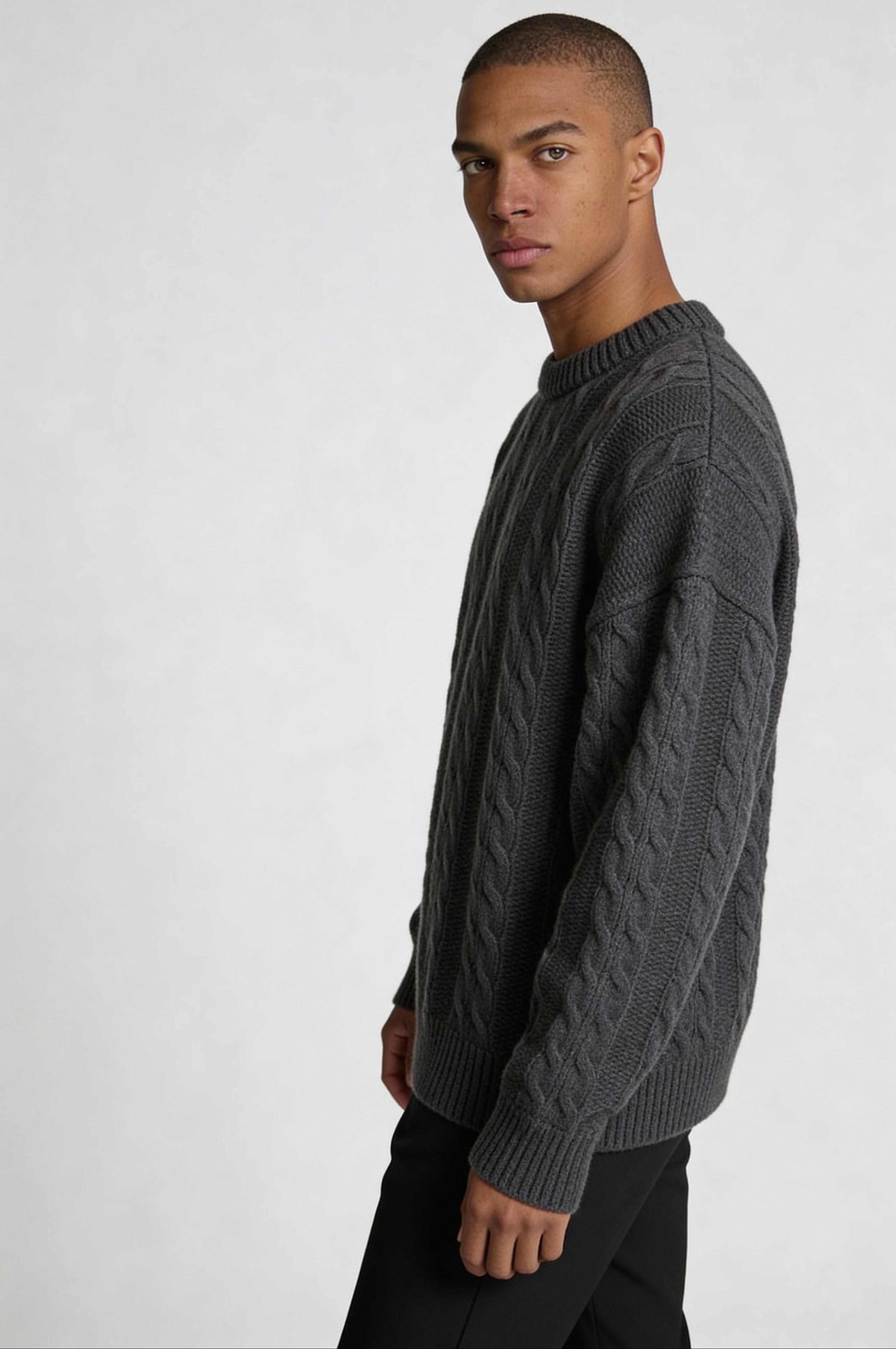 KAVIRO CABLE KNIT SWEATER – GRAY
