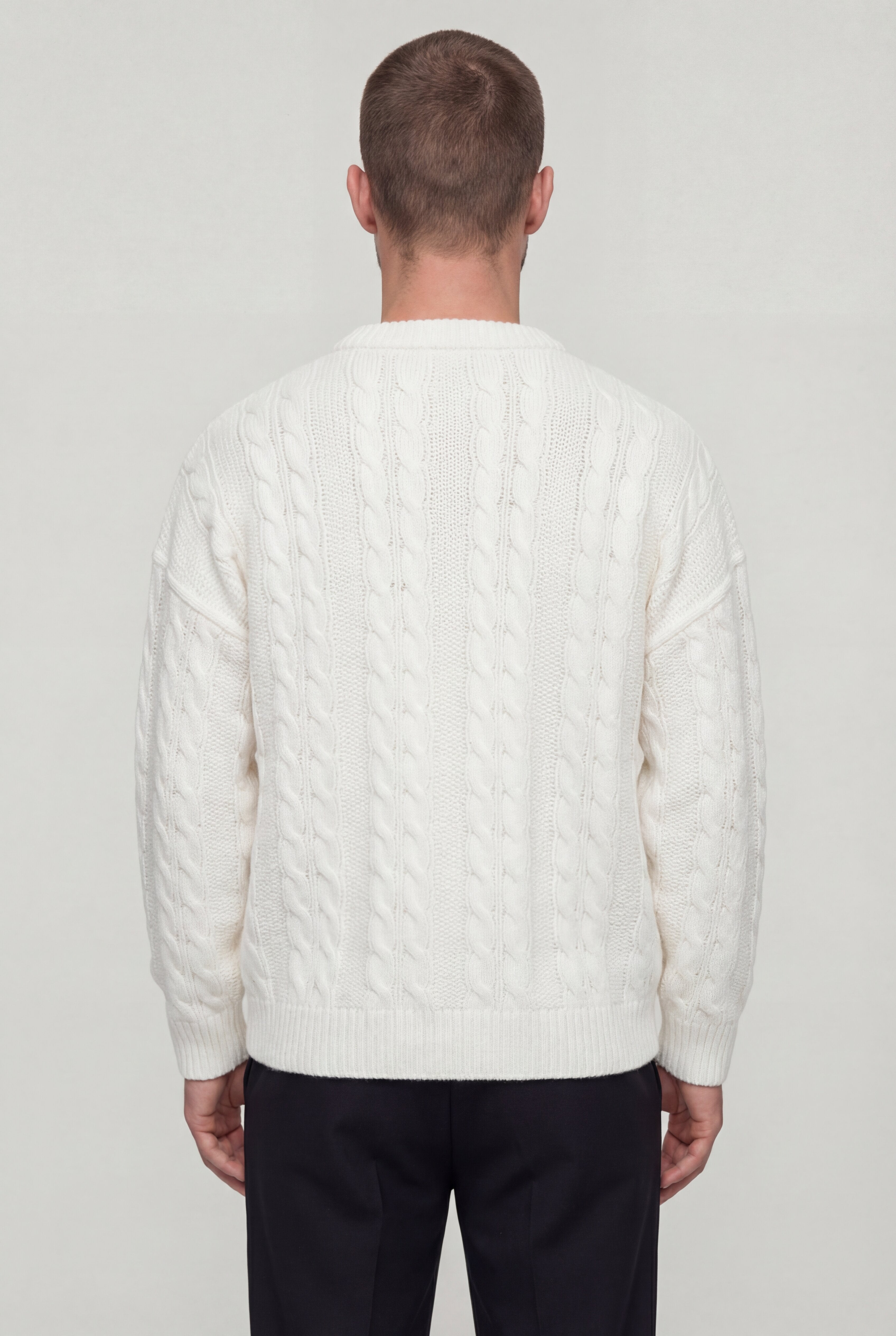 KAVIRO CABLE KNIT SWEATER – OFF-WHITE