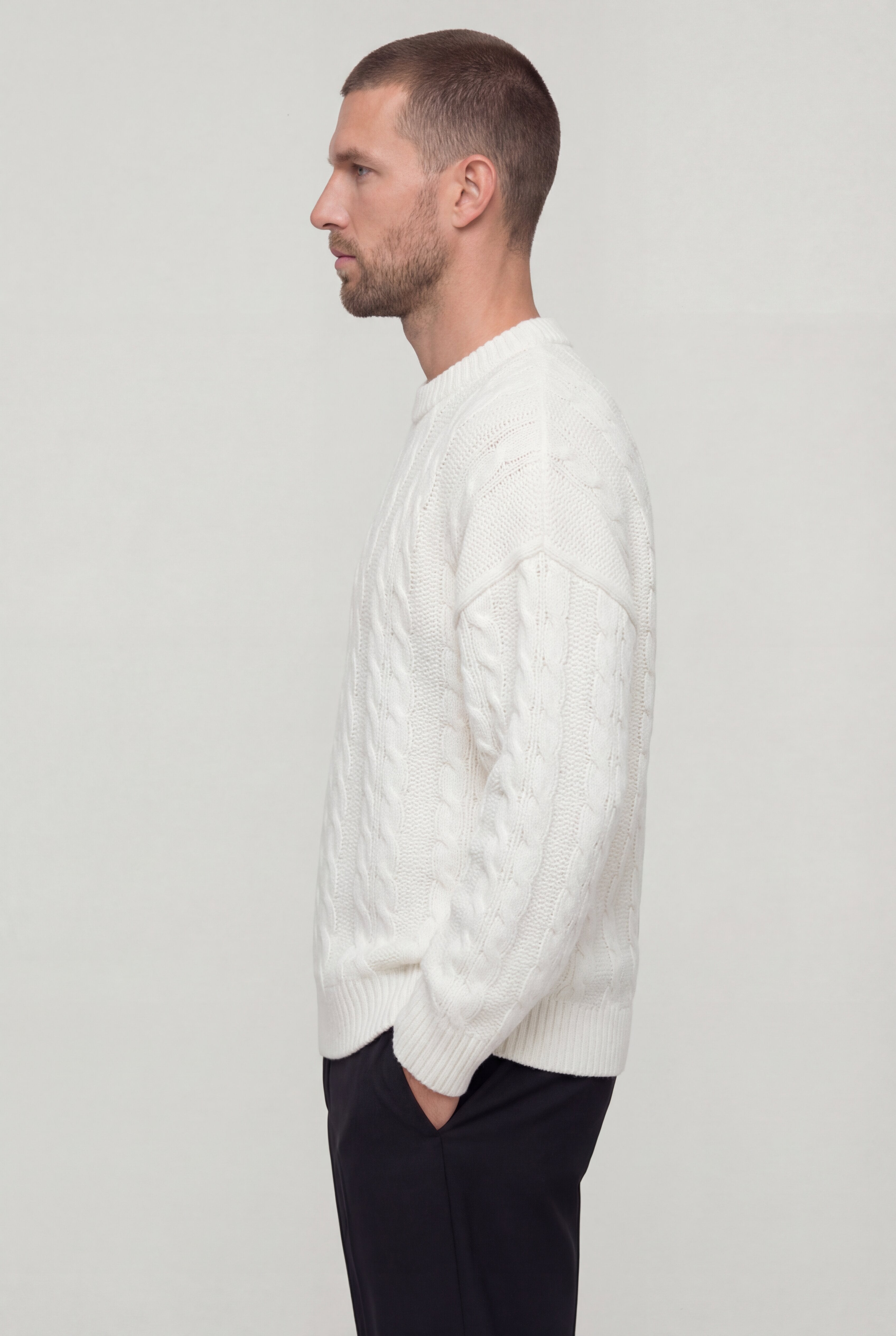 KAVIRO CABLE KNIT SWEATER – OFF-WHITE