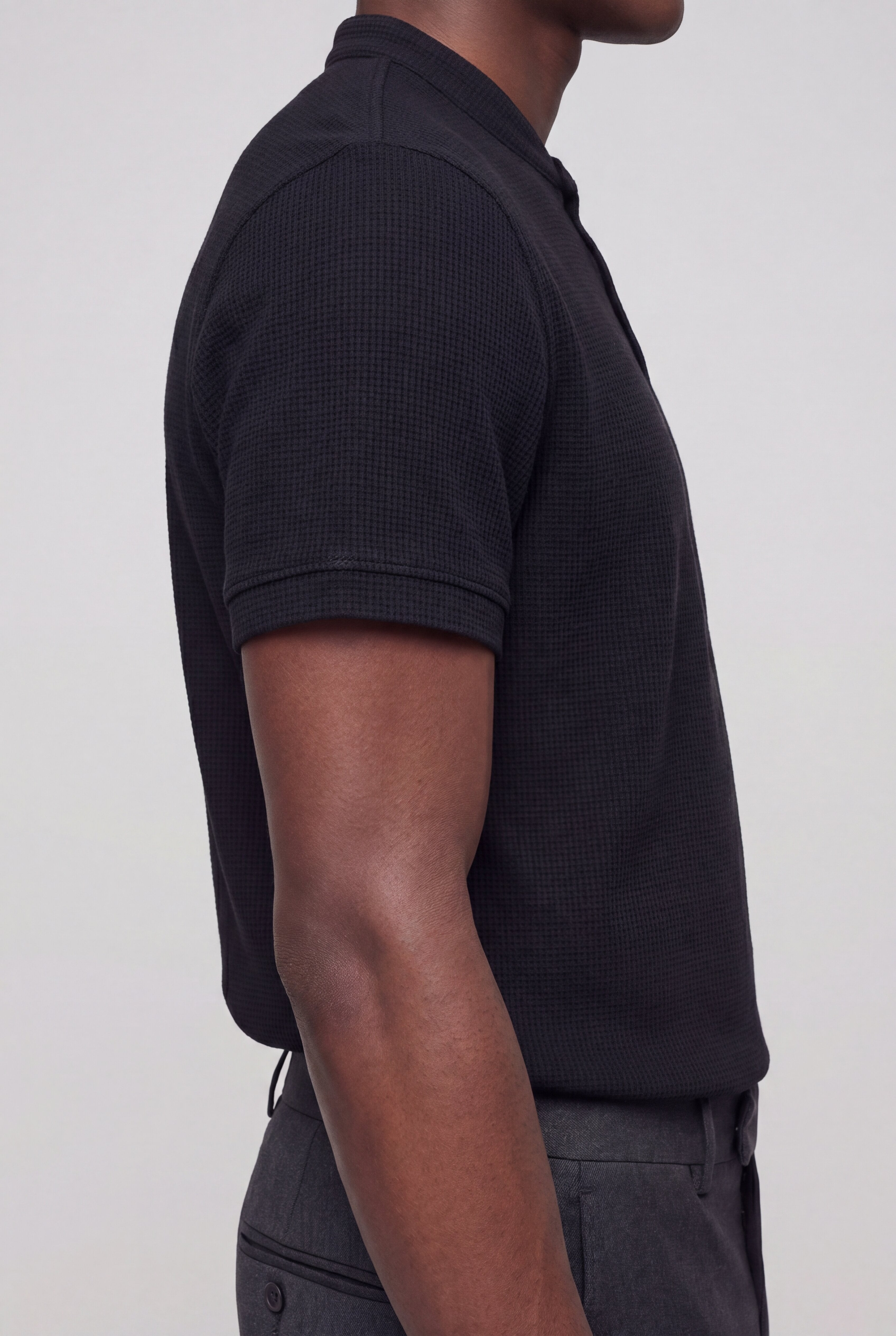 LOMZ HENLEY TEE – BLACK