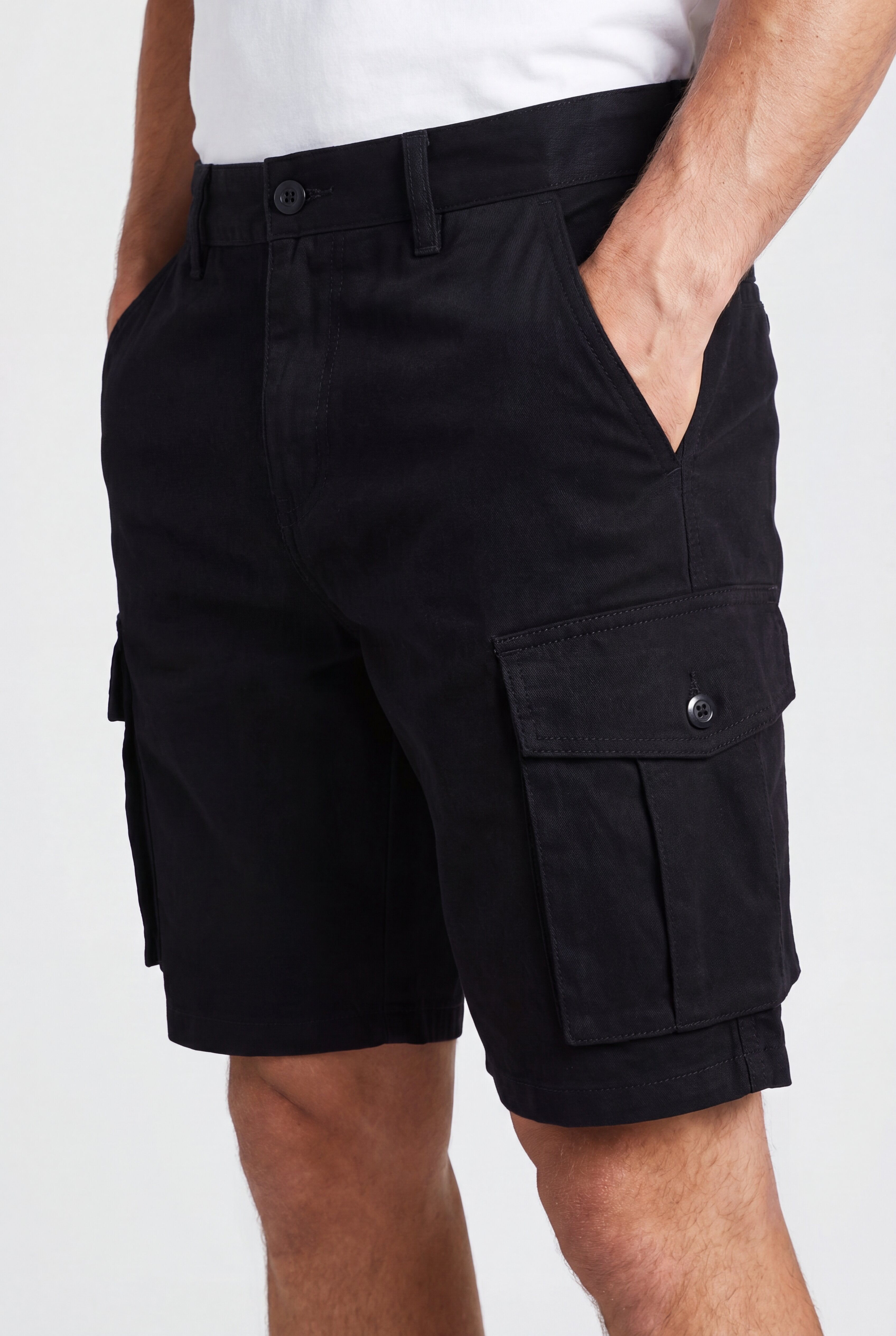 LYVANO CARGO SHORTS – BLACK