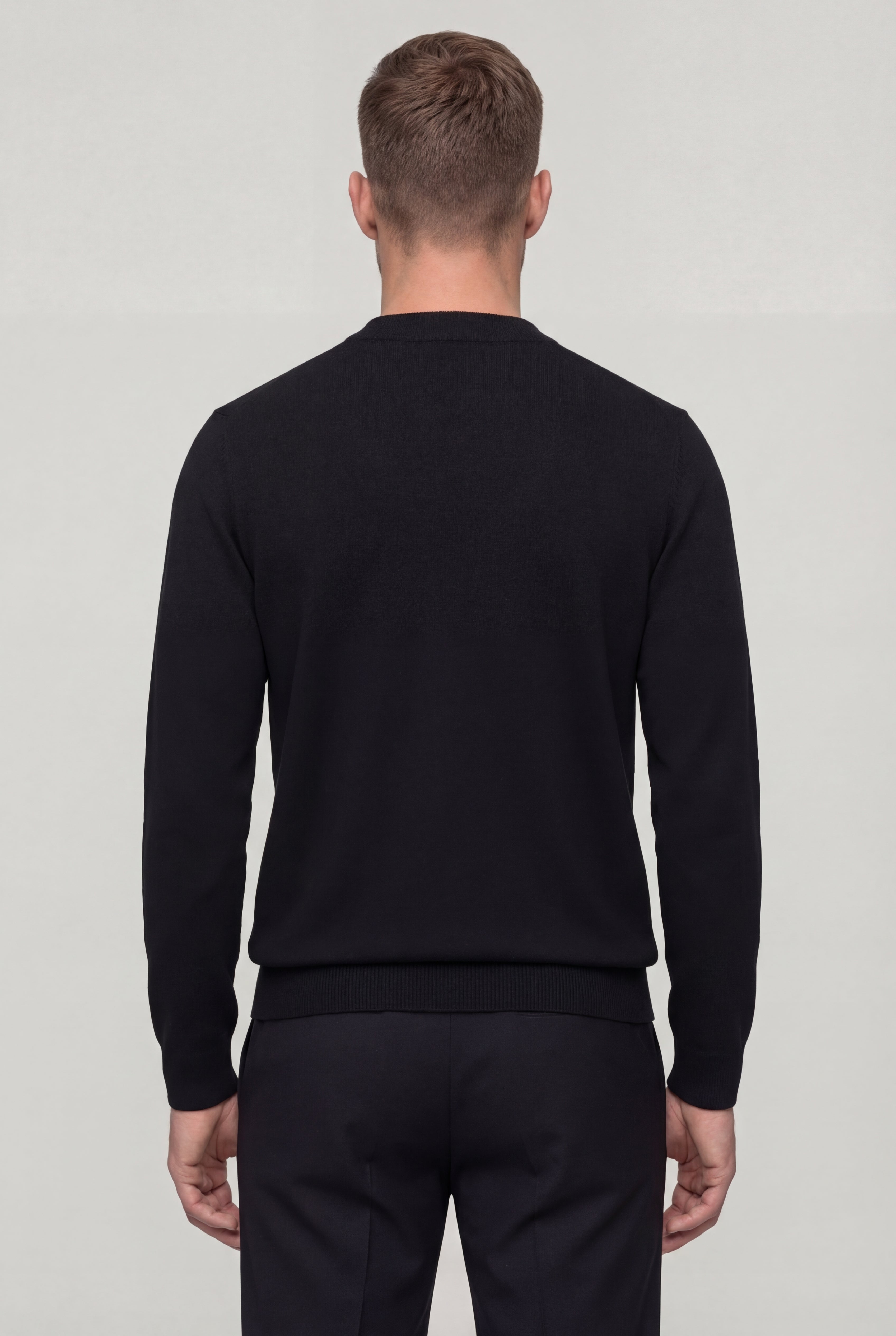 NARETH CREWNECK SWEATER – BLACK