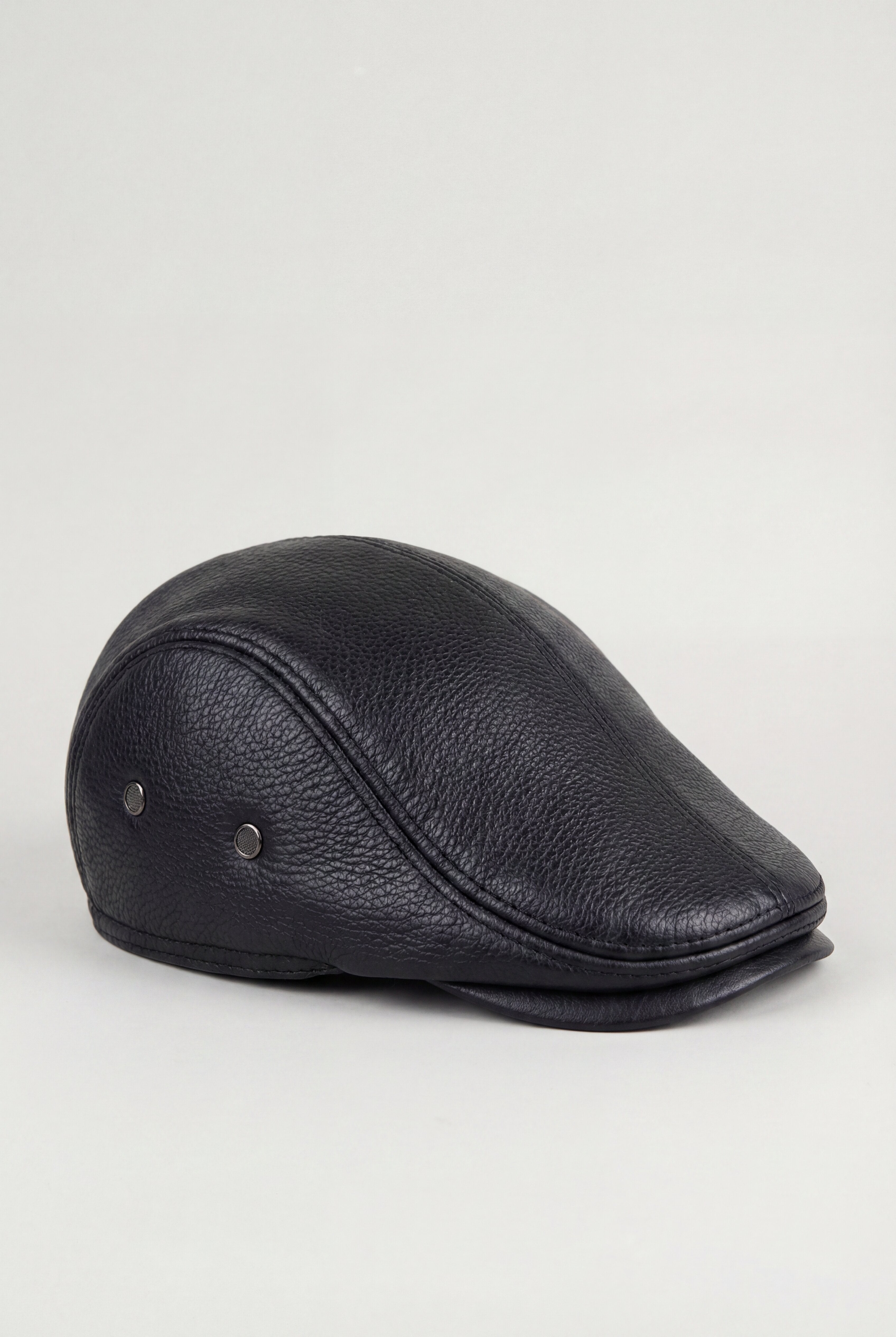ULVANE LEATHER FLAT CAP - BLACK
