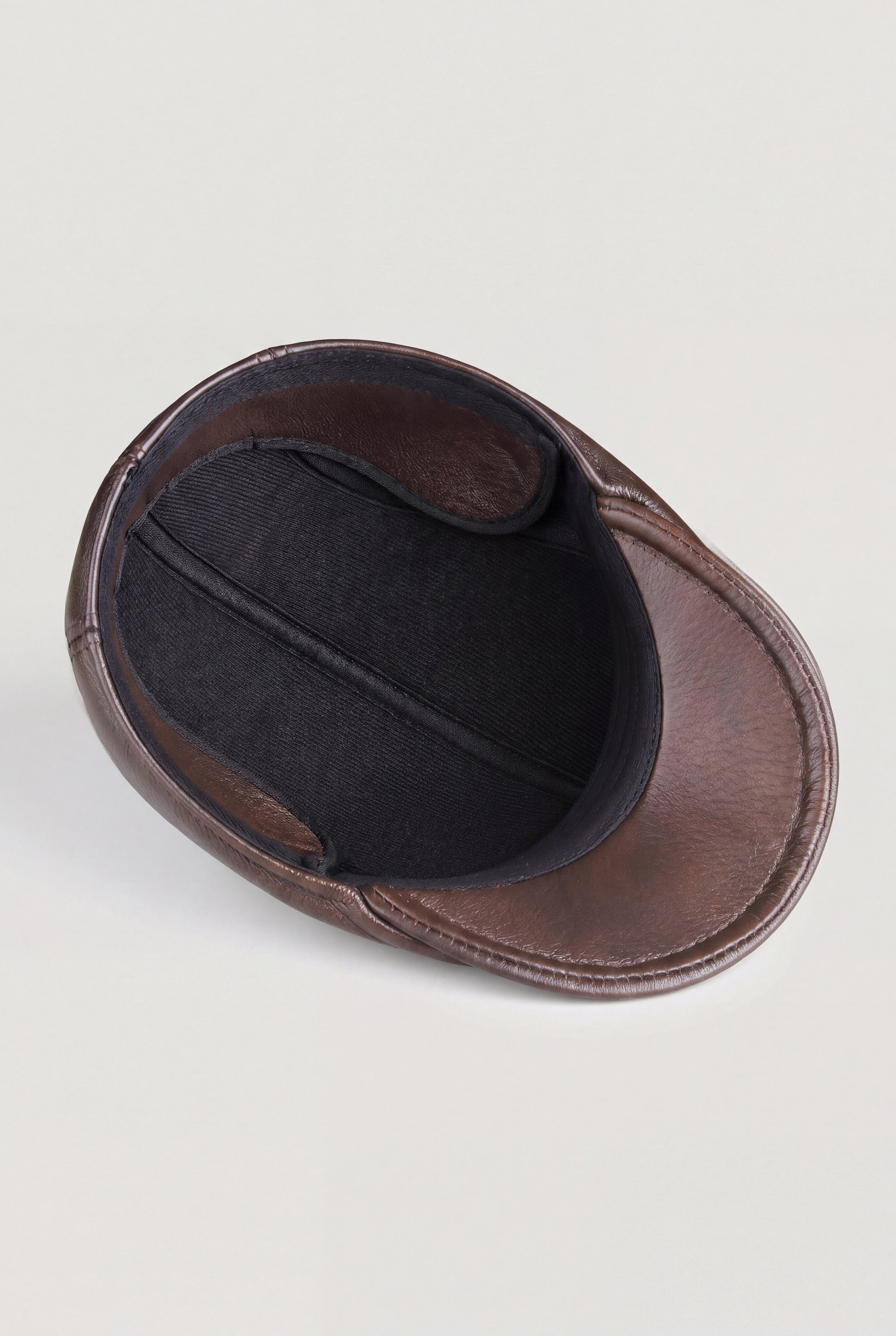 ULVANE LEATHER FLAT CAP - BROWN